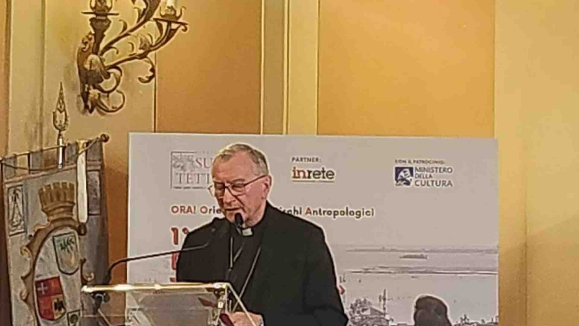 Immagine di Parolin: perché (e come) non cedere al “disimpegno antropologico”