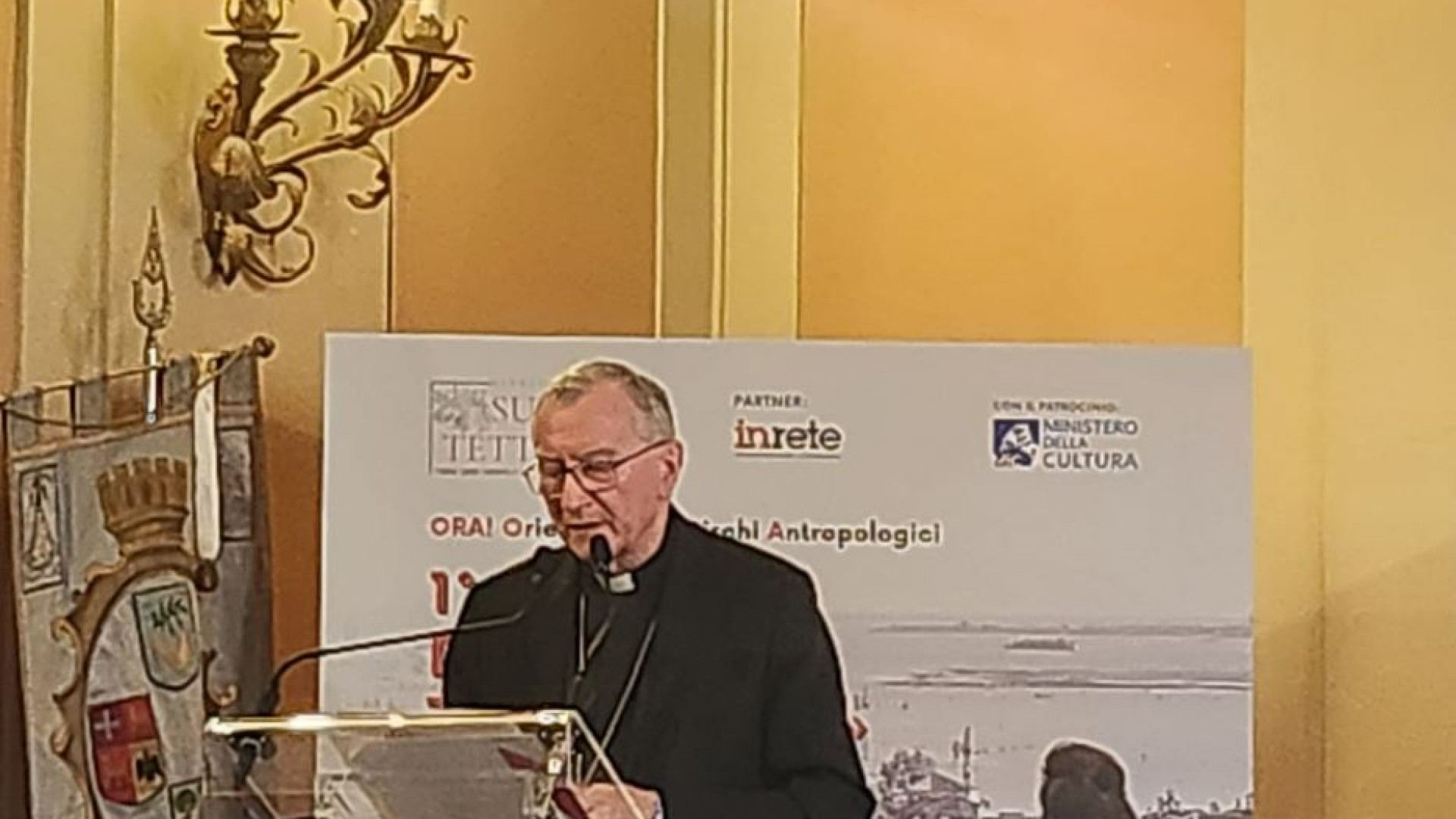 Immagine di Parolin: perché (e come) non cedere al “disimpegno antropologico”