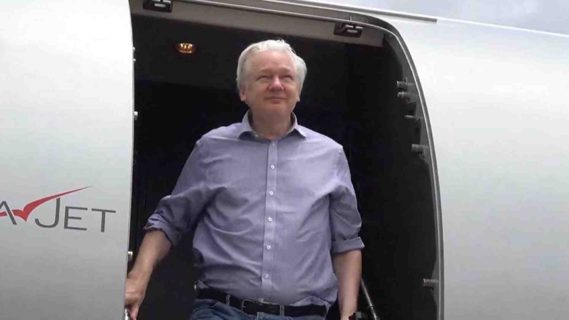 Immagine di Julian Assange patteggia con gli Usa: è arrivato sulle isole Marianne