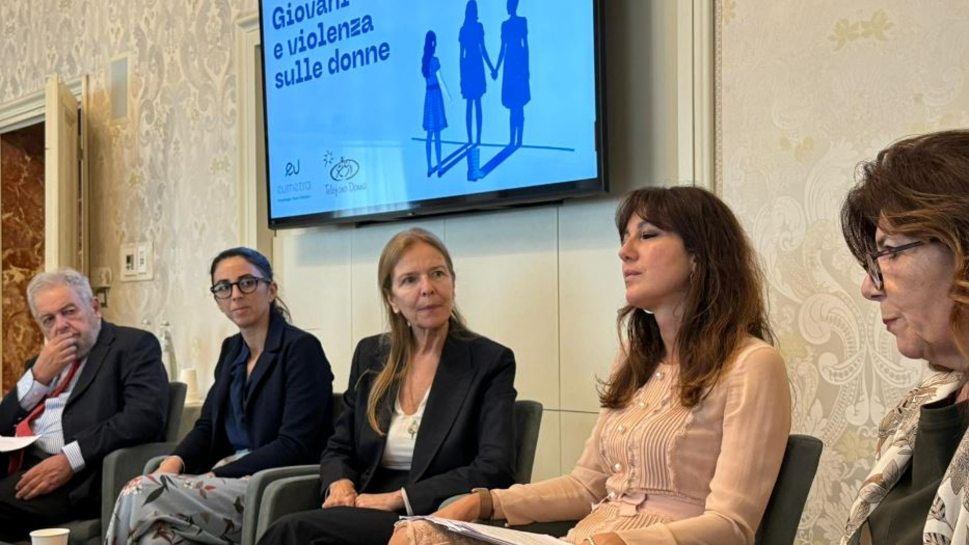 Immagine di Le ragazze hanno più paura: sei su dieci temono di subire una violenza fisica