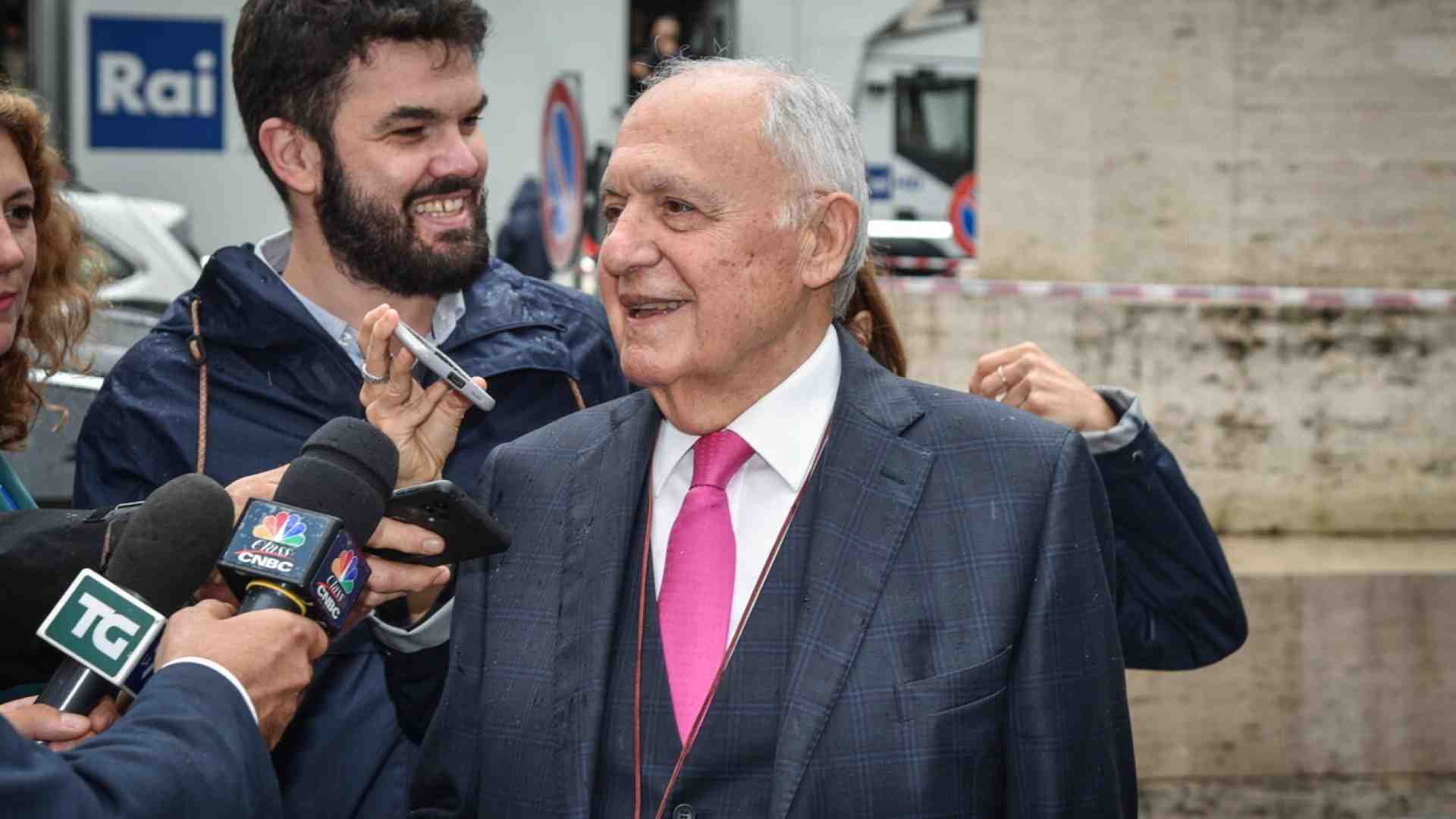 Immagine di Perché Savona ha fatto impazzire le cheerleader del sovranismo italiano