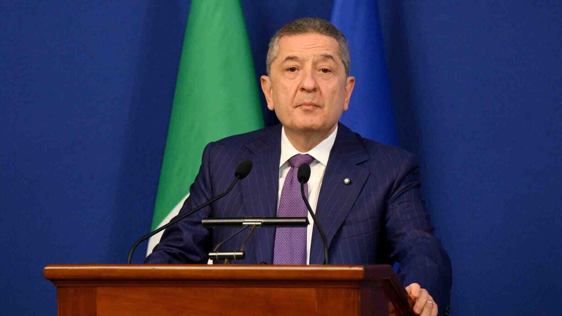 Immagine di Panetta invoca cautela, ma la Bce dovrà valutare anche il voto in Francia