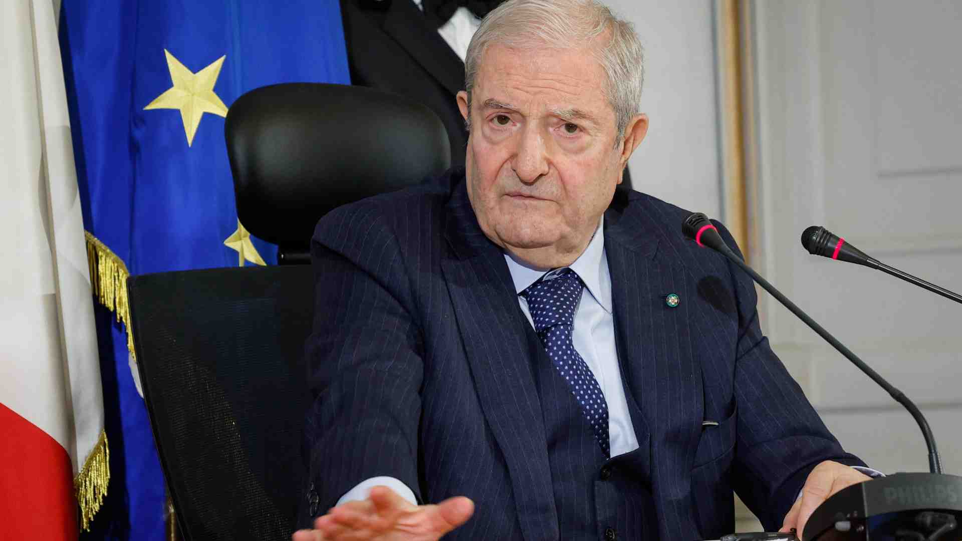 Immagine di Riformare la Costituzione si deve. La splendida lezione di Augusto Barbera