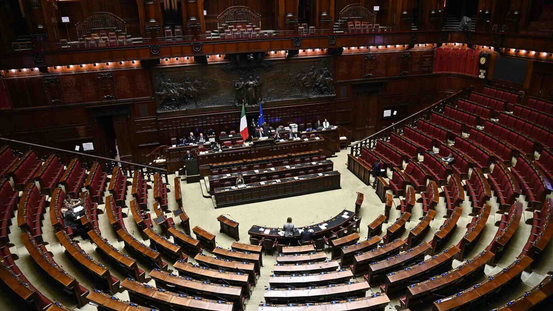 Immagine di Parlamento Gpt. Una commissione giudicherà 30 progetti per applicare l’IA ai lavori di Montecitorio