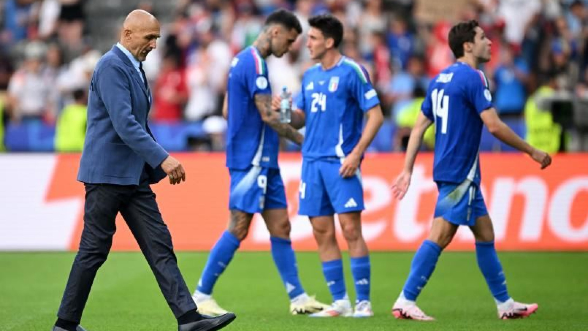Immagine di Una brutta Italia si ferma ancora al confine svizzero: fuori dagli Europei