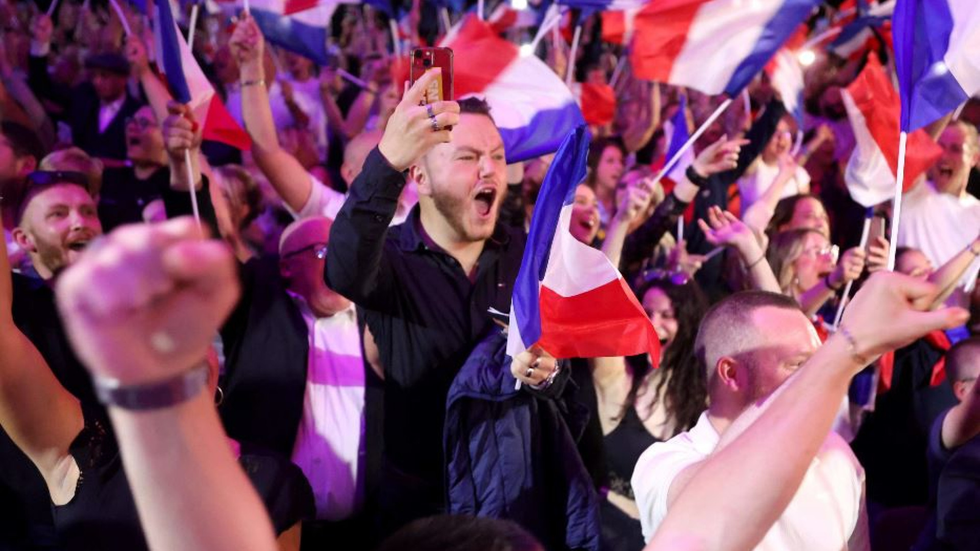 Immagine di La scommessa persa di Macron e i 4 passi che hanno sconvolto la Francia