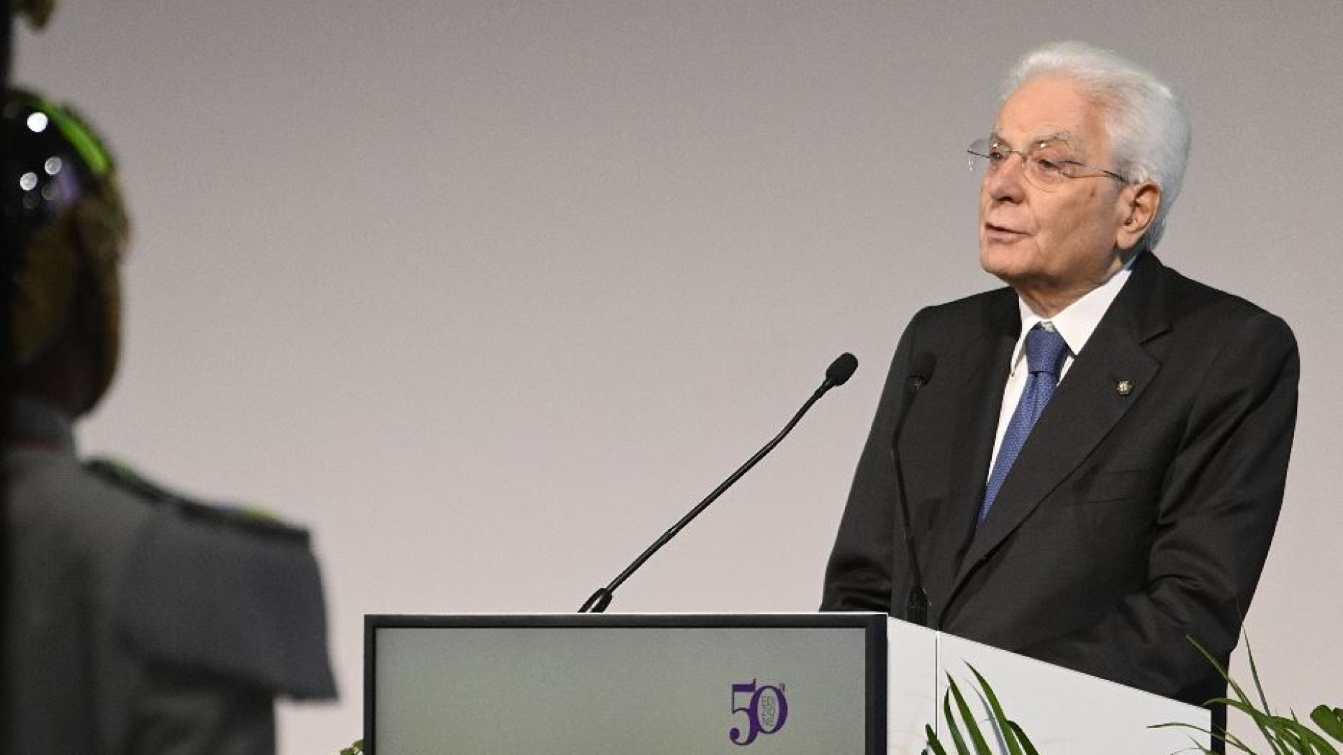 Immagine di Per gli «analfabeti di democrazia» il vocabolario di Mattarella