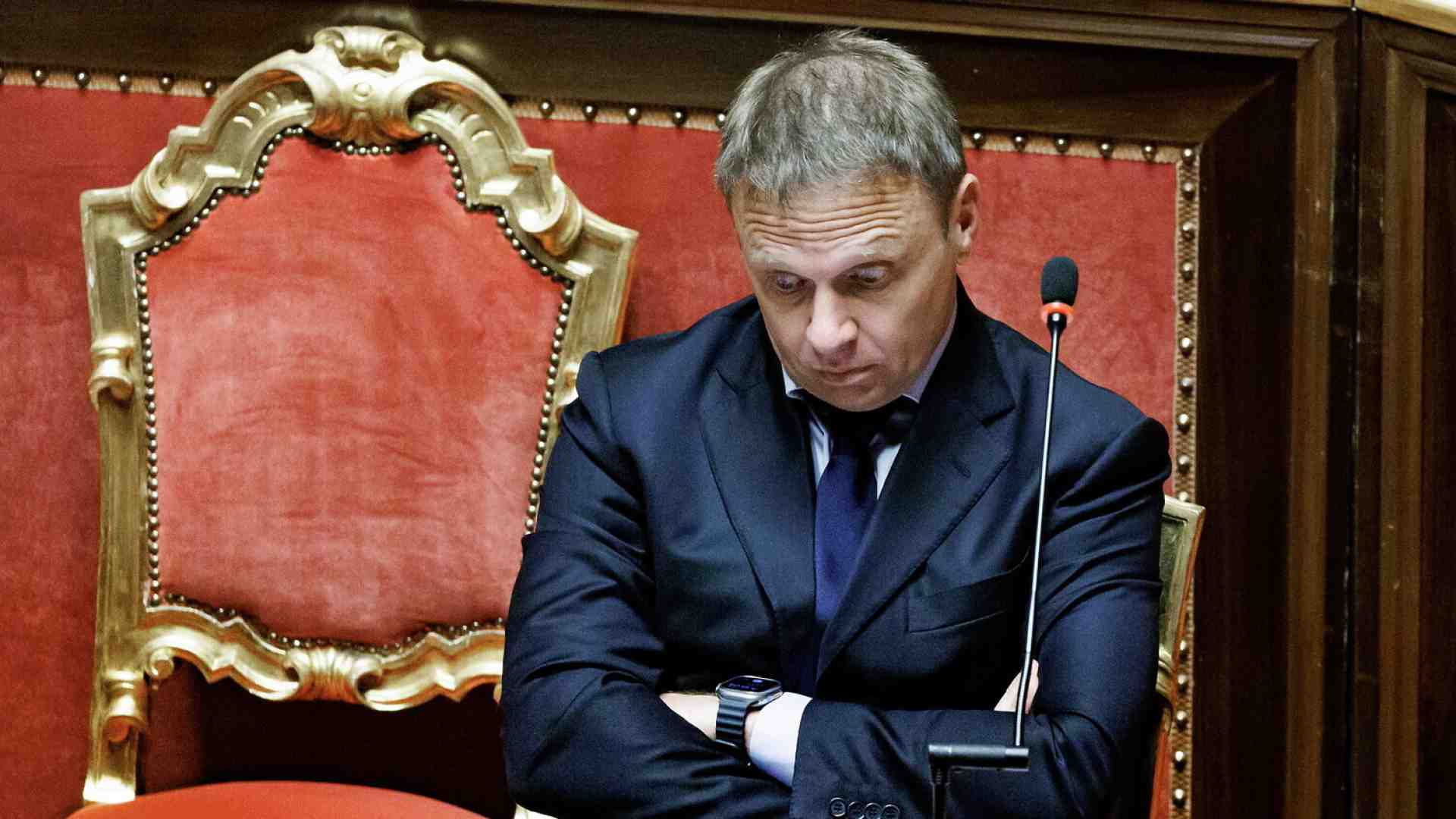 Immagine di Lollobrigida riprova ad aggirare i rilievi del Colle sul dl Agricoltura. Altro stop