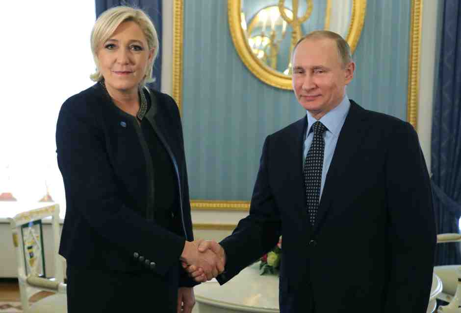 Il Cremlino sostiene ufficialmente Marine Le Pen