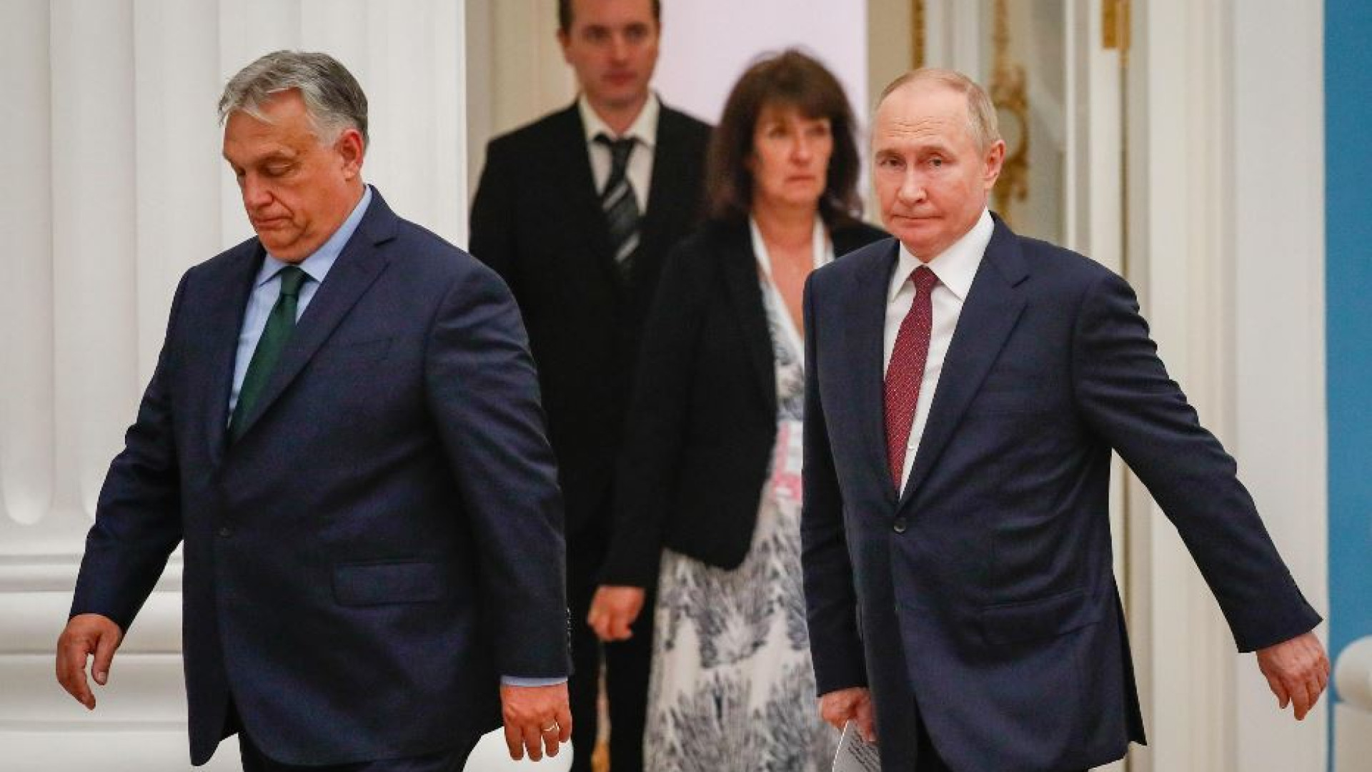 Immagine di Orbán alla corte di Putin imbarazza l’Ue: «Atteggiamento sleale»