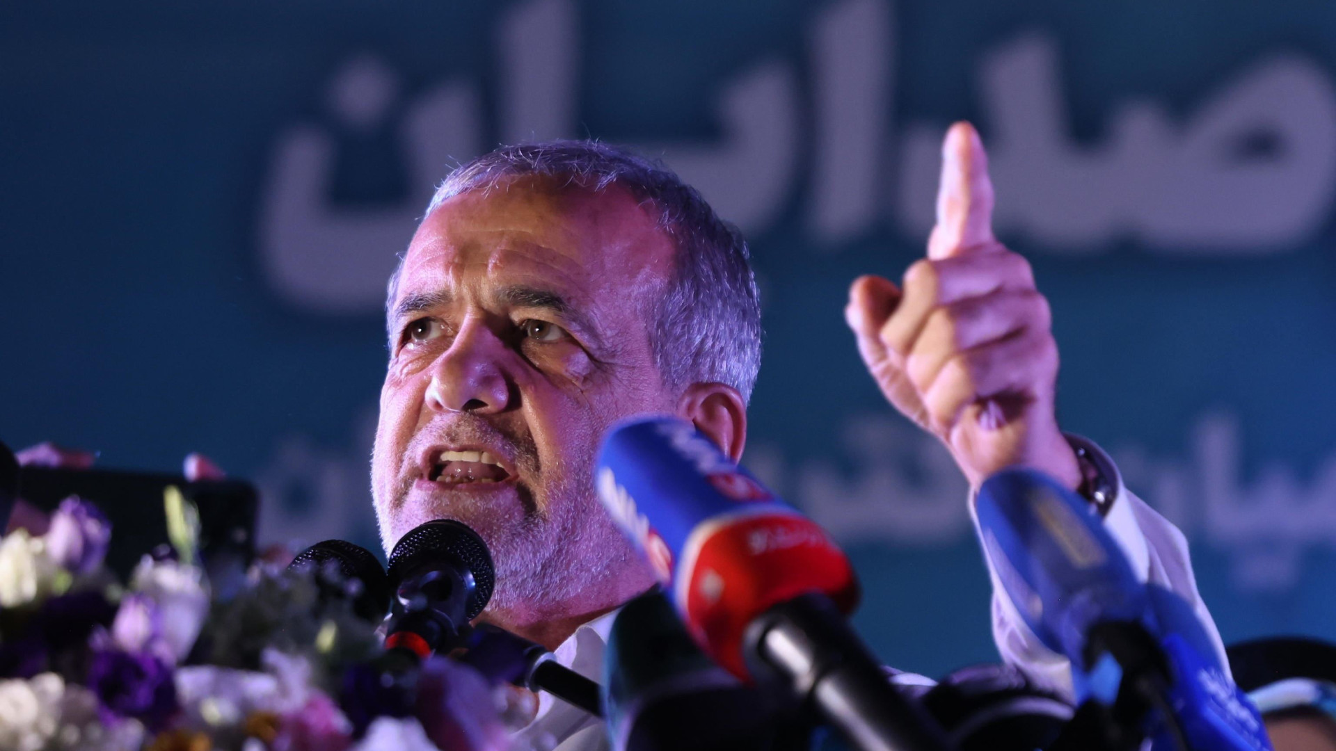 Immagine di Chi è il presidente Pezeshkian: il vedovo critico sulla repressione delle donne