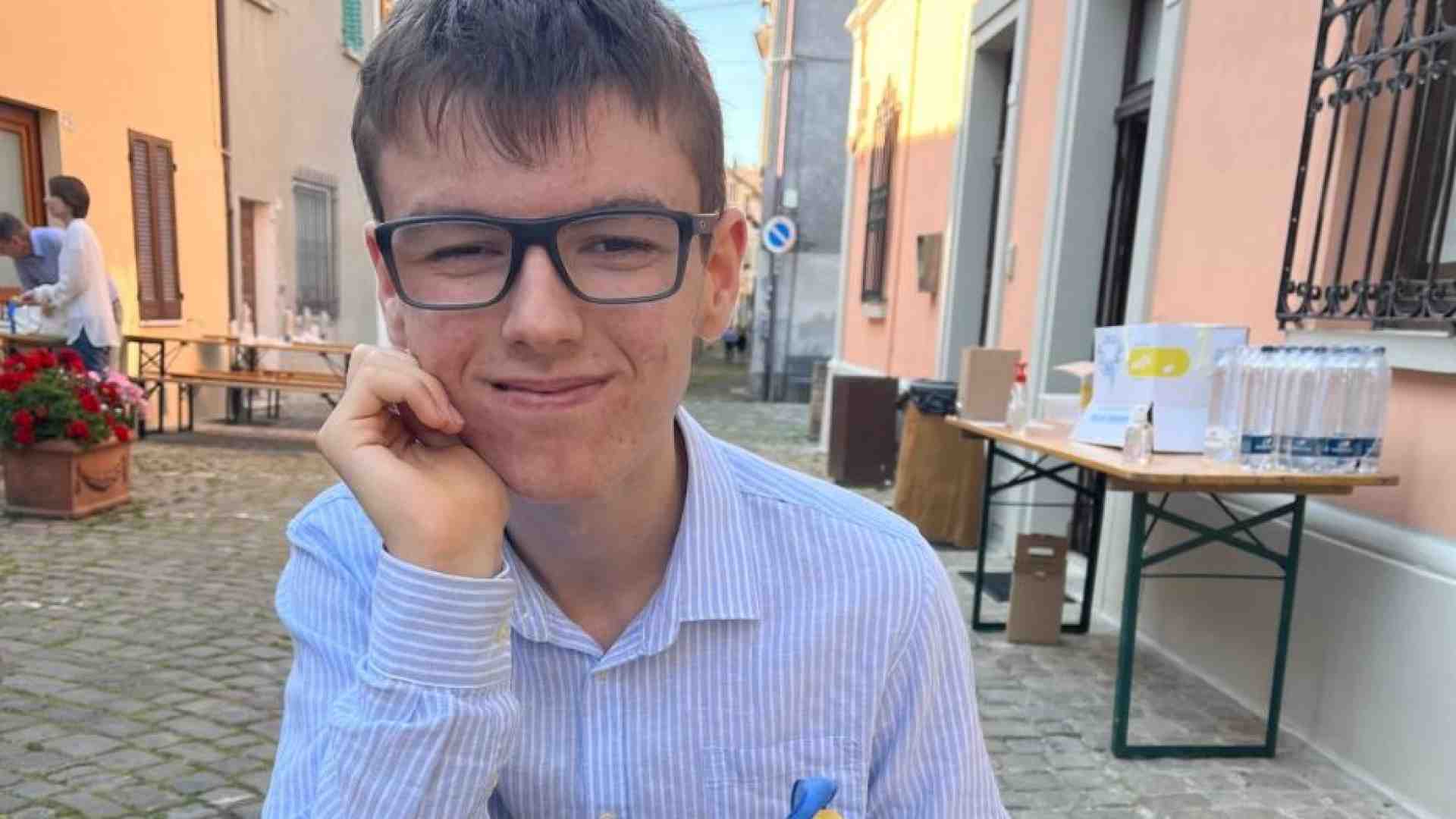Immagine di Marco, campione di latino, che va oltre la malattia con lo studio