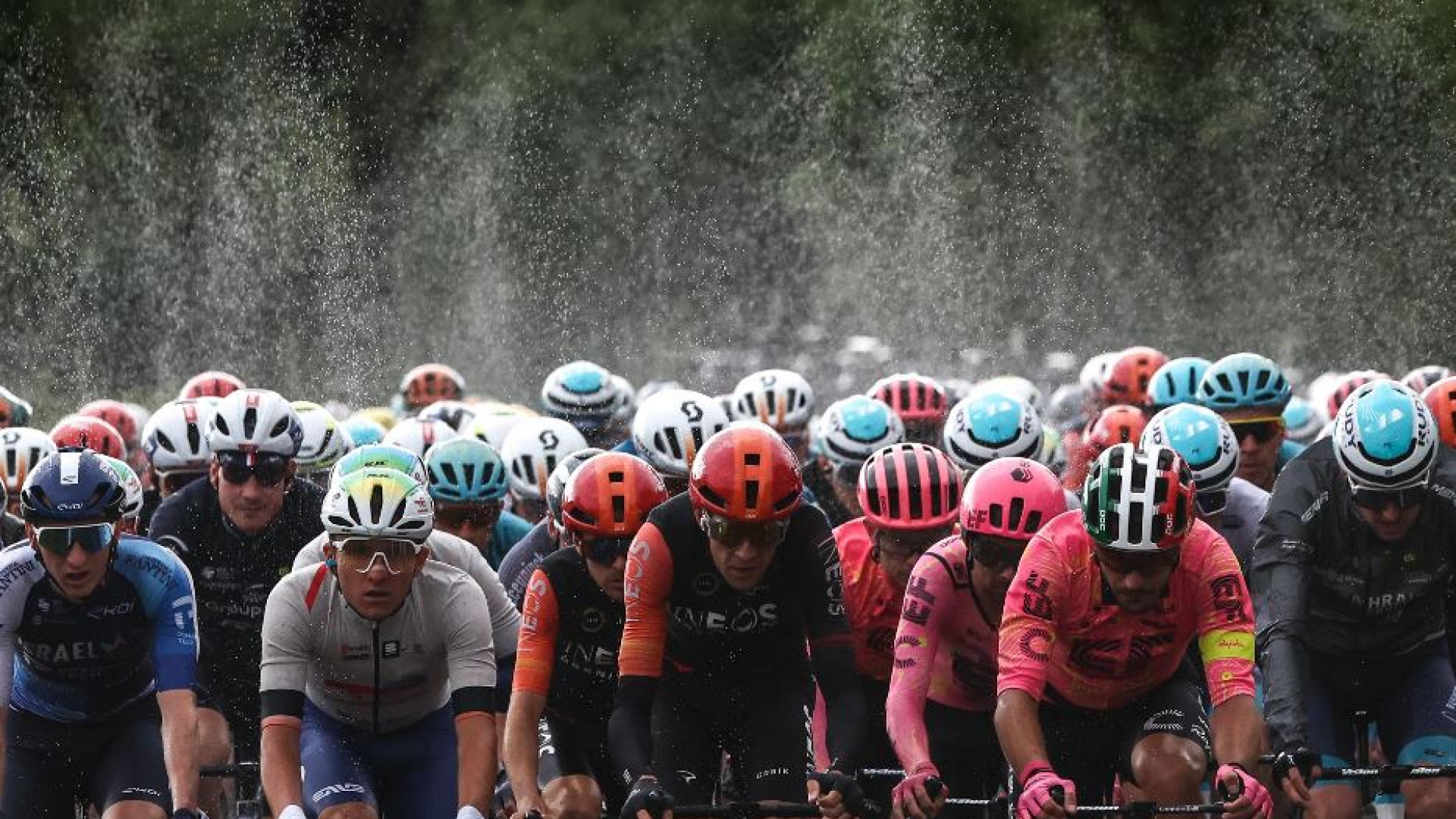 Immagine di Al Tour de France è vietato baciare la moglie