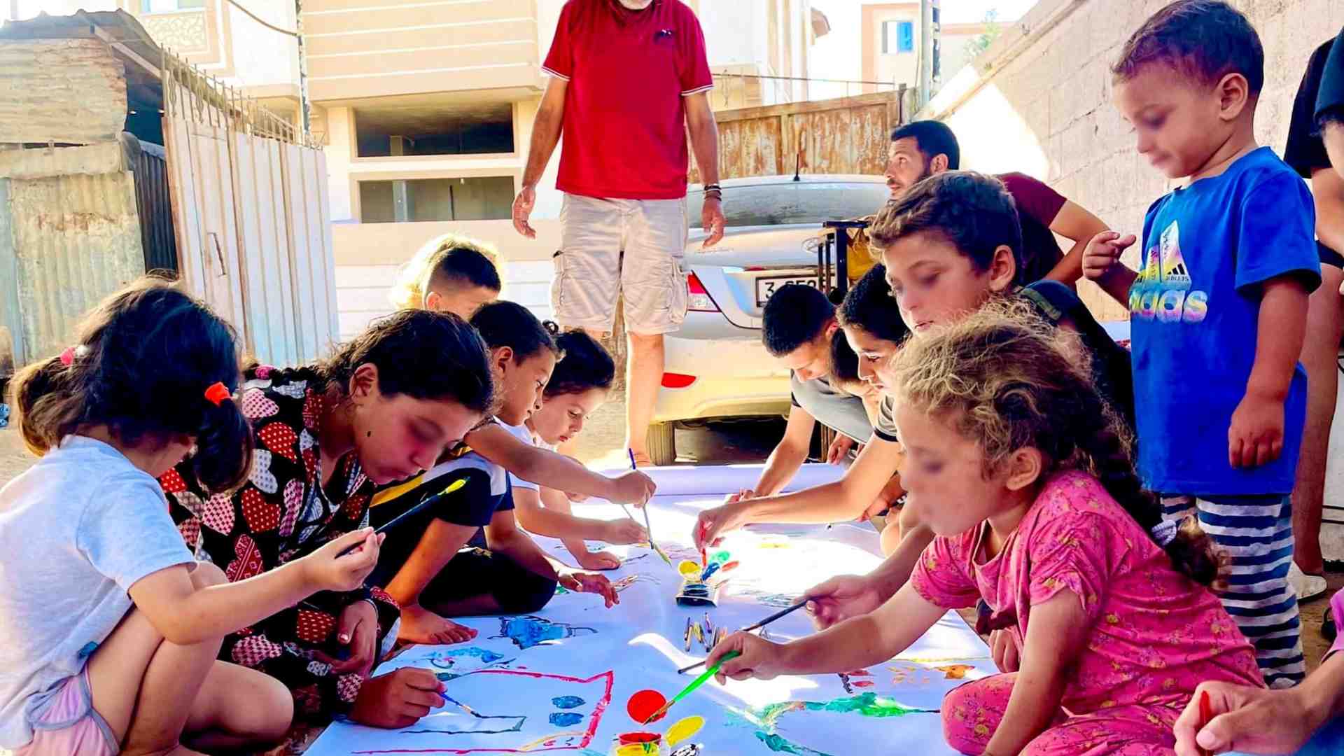 Immagine di La resistenza di Basel: colori e tavole per aiutare i bimbi a restare umani