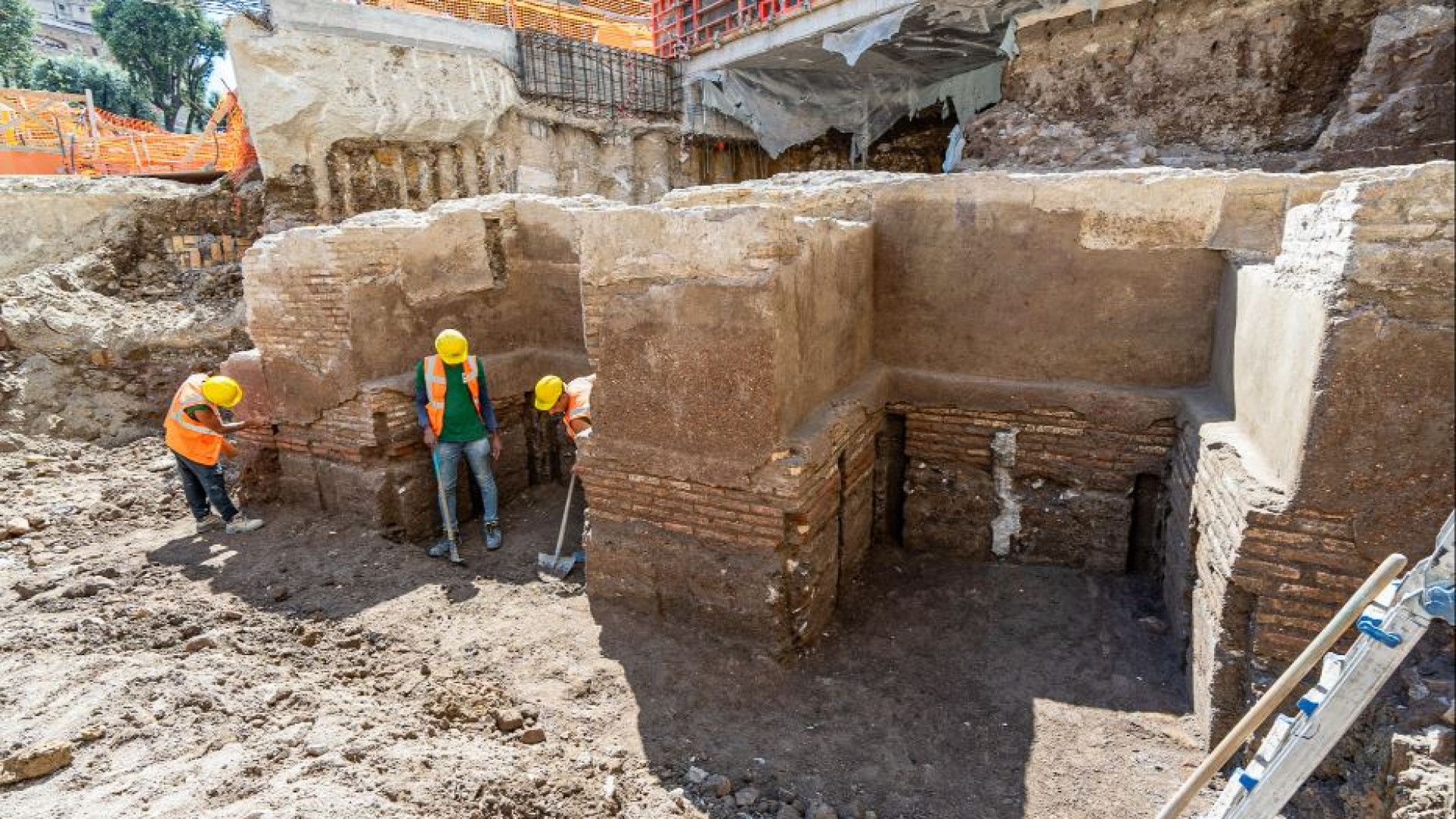 Immagine di Roma, a piazza Pia riemerge il Portico di Caligola