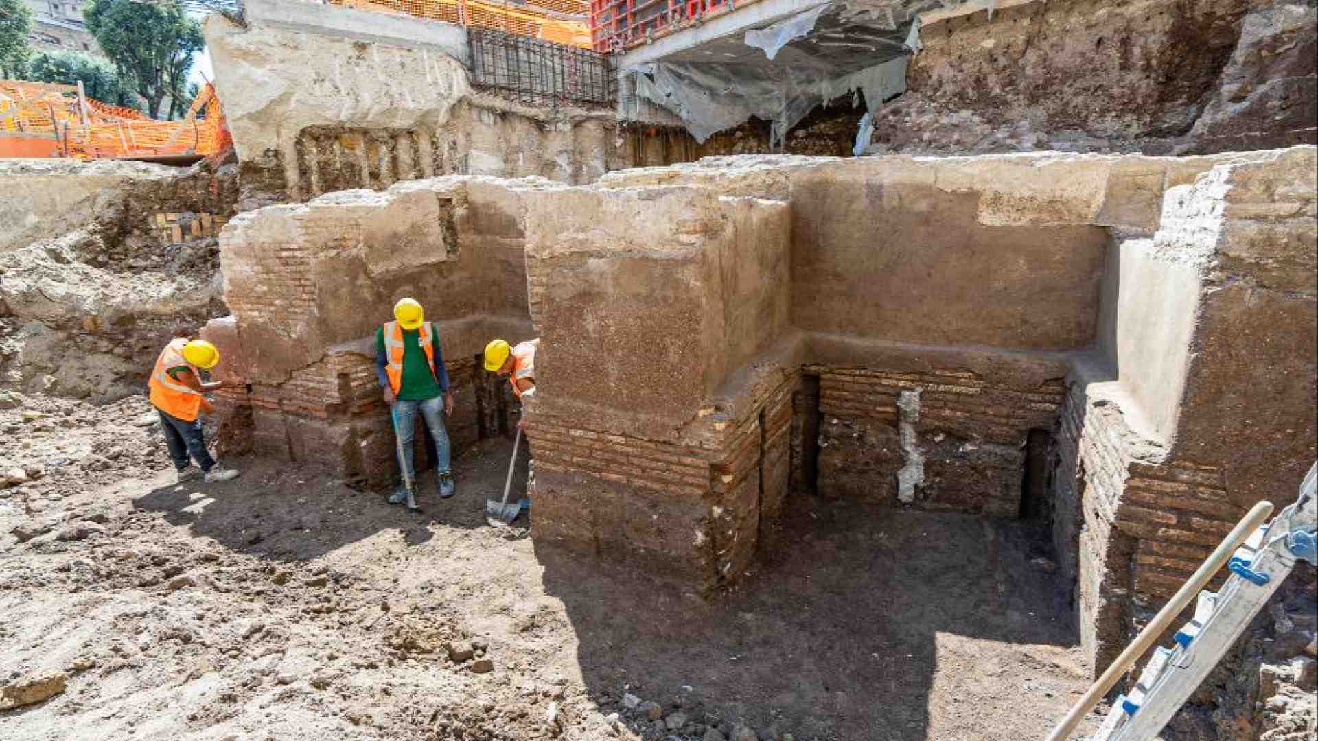 Immagine di Roma, a piazza Pia riemerge il Portico di Caligola