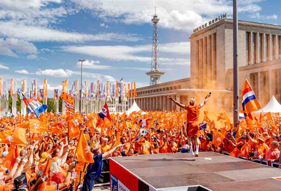 Fanzone e parata dei sostenitori olandesi a Berlino (Foto di Roy Lazet/Soccrates/Getty Images) <br />