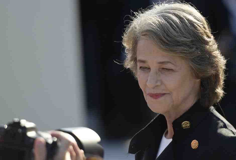 "Annoiarsi da piccoli è fondamentale, ma le nuove generazioni non sanno cosa significa". Intervista a Charlotte Rampling