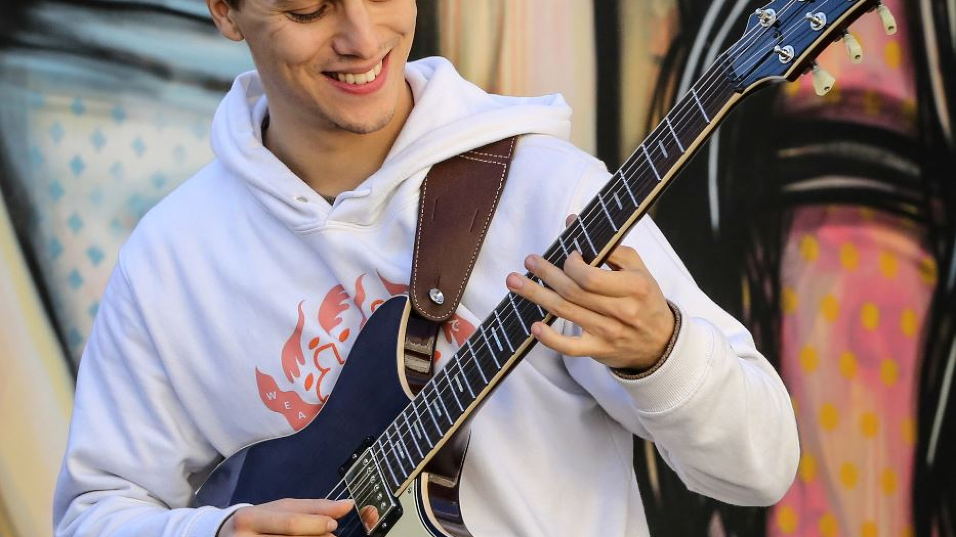 Immagine di La stella della chitarra Matteo Mancuso: «I miei suoni dell'anima»