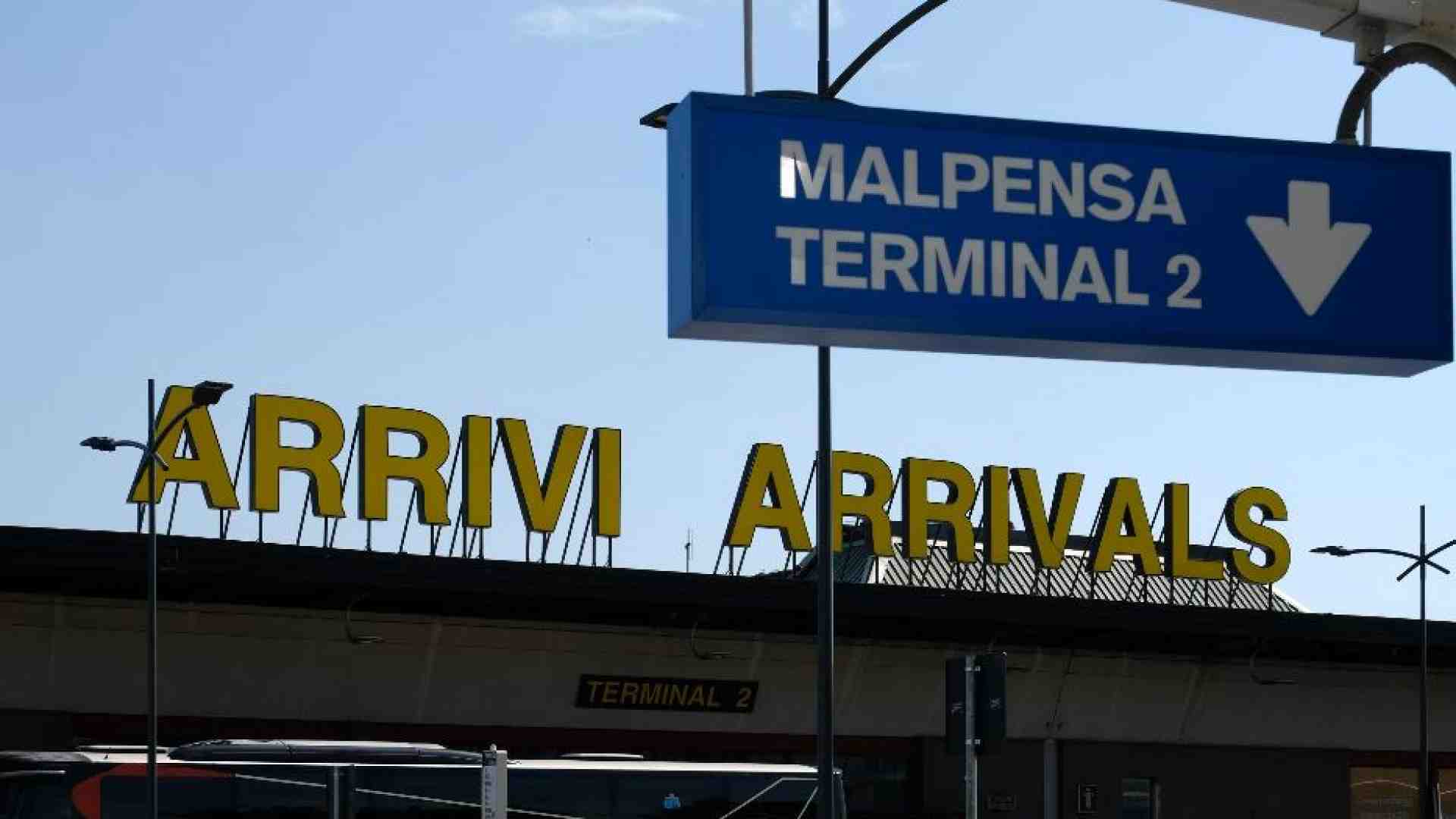 Immagine di «No a Malpensa - Silvio Berlusconi». Figura divisiva. Pensiamoci un po’