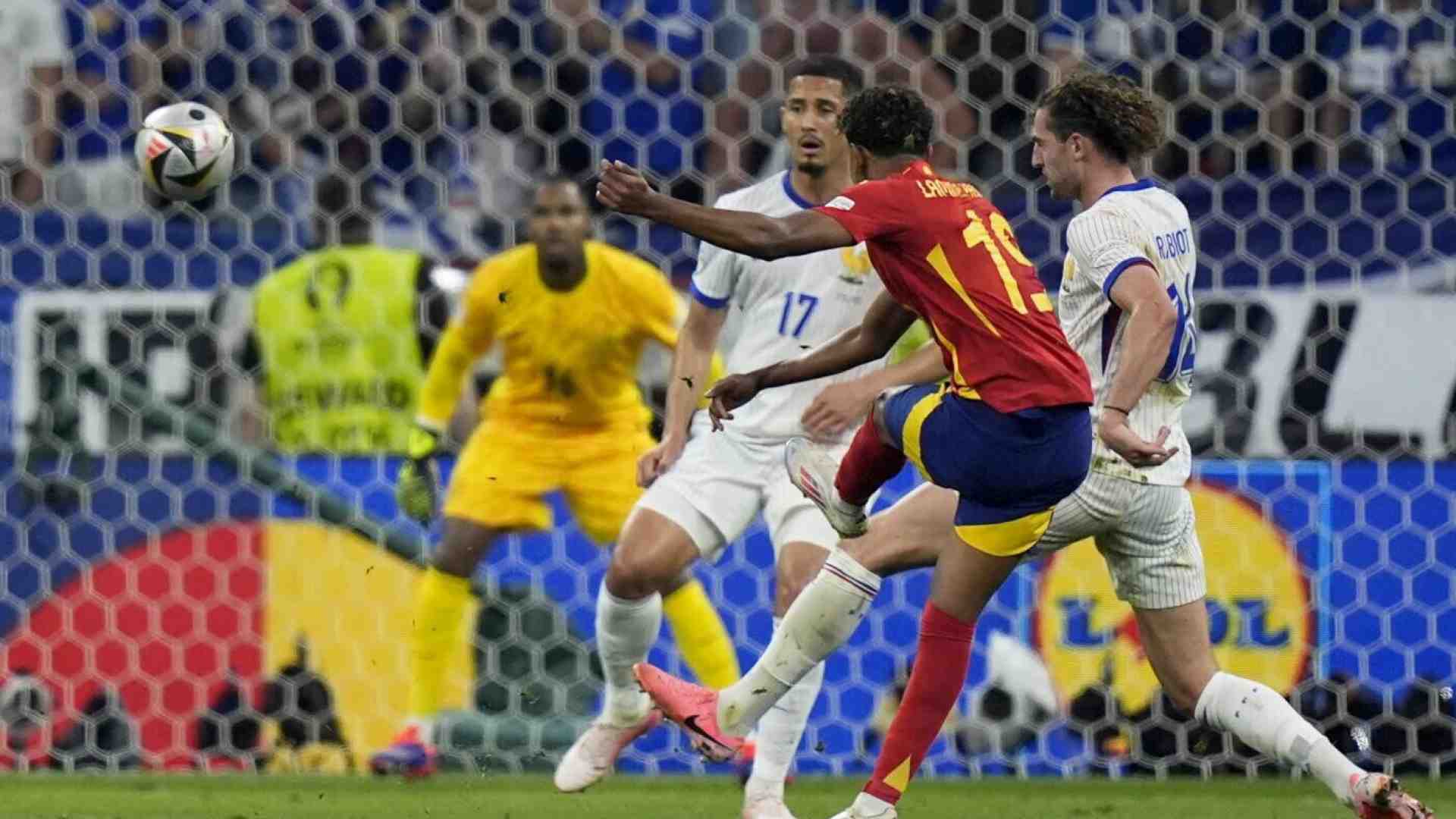 Immagine di Tra il piccolo Yamal e la foto con Messi, preferisco le prediche sullo ius soli
