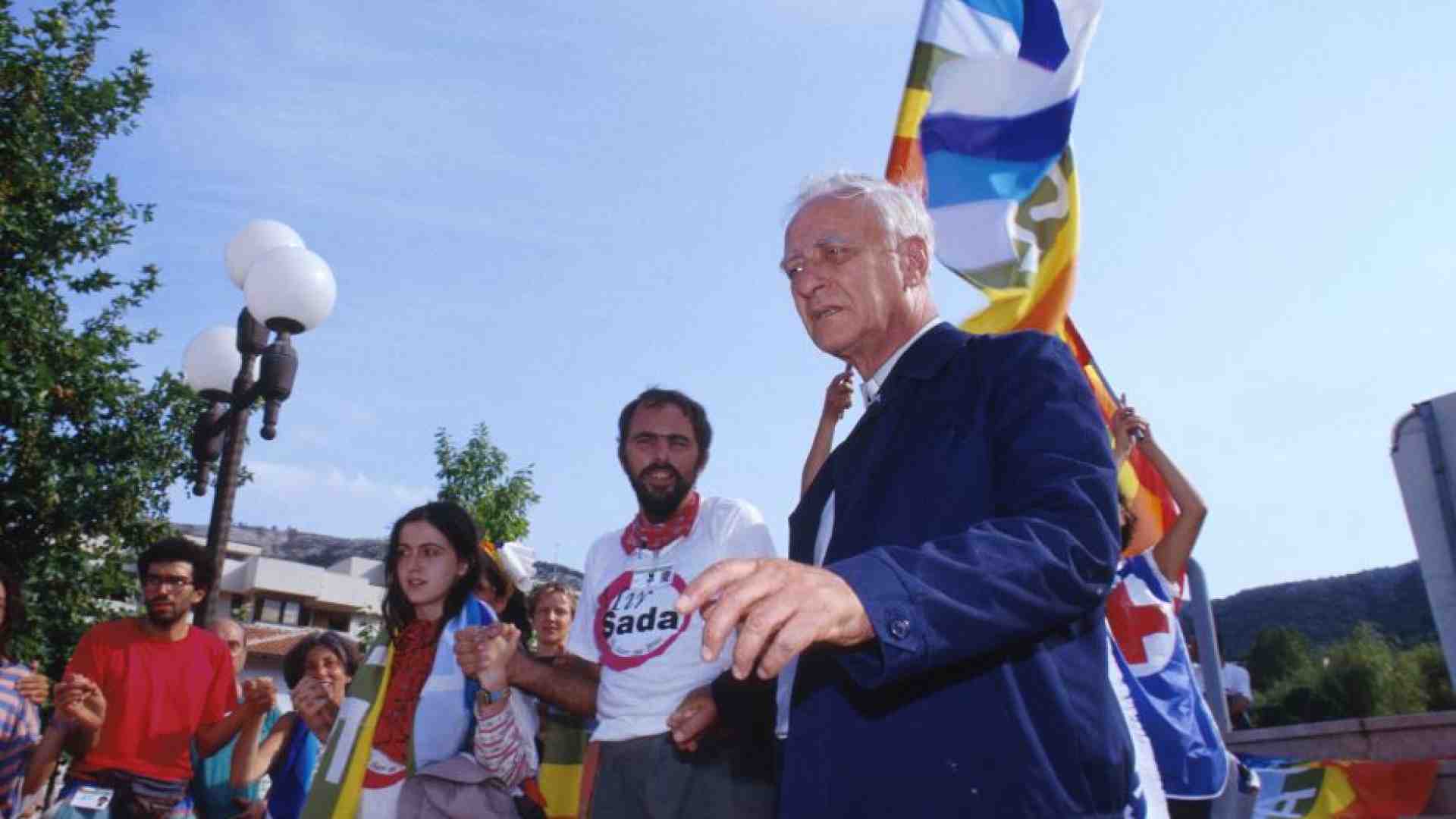 Immagine di Poveri, pace, Concilio: la vita del vescovo Bettazzi in un libro