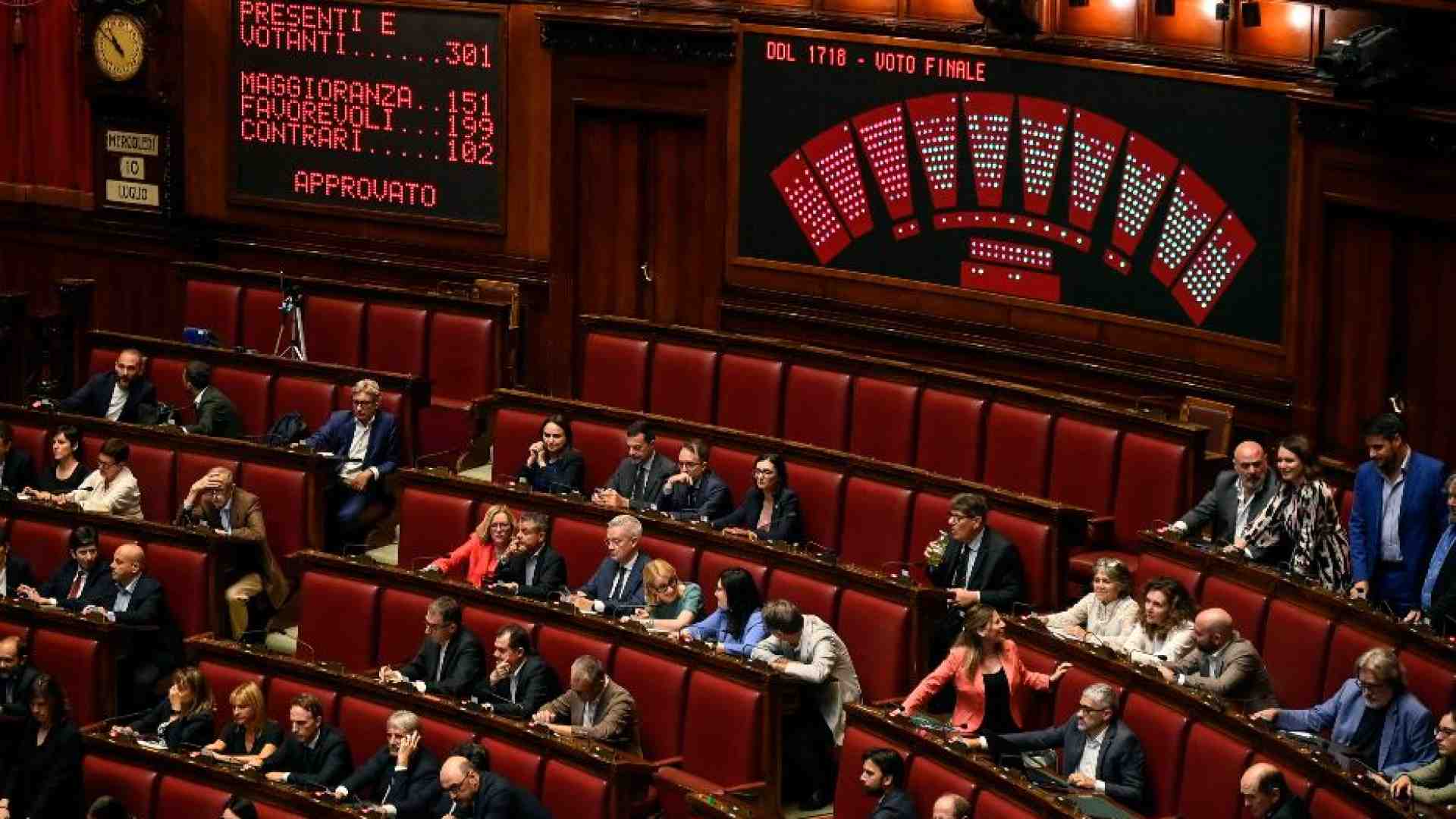 Immagine di Via l'abuso d'ufficio, più regole sulle intercettazioni: cosa c'è nel ddl Nordio