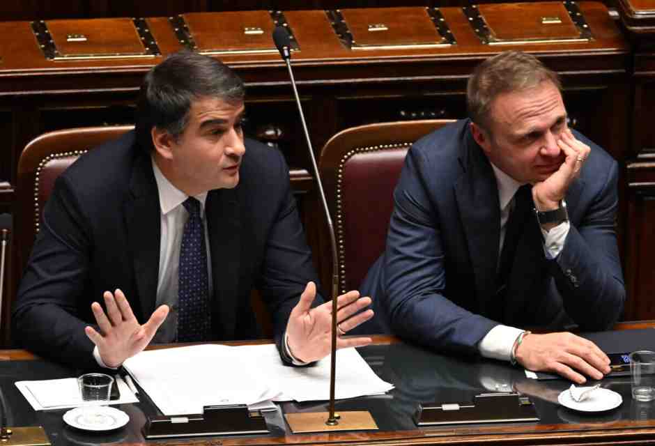 "My name is Lollo": il ministro studia l'inglese. È il piano B di Meloni come commissario Ue
