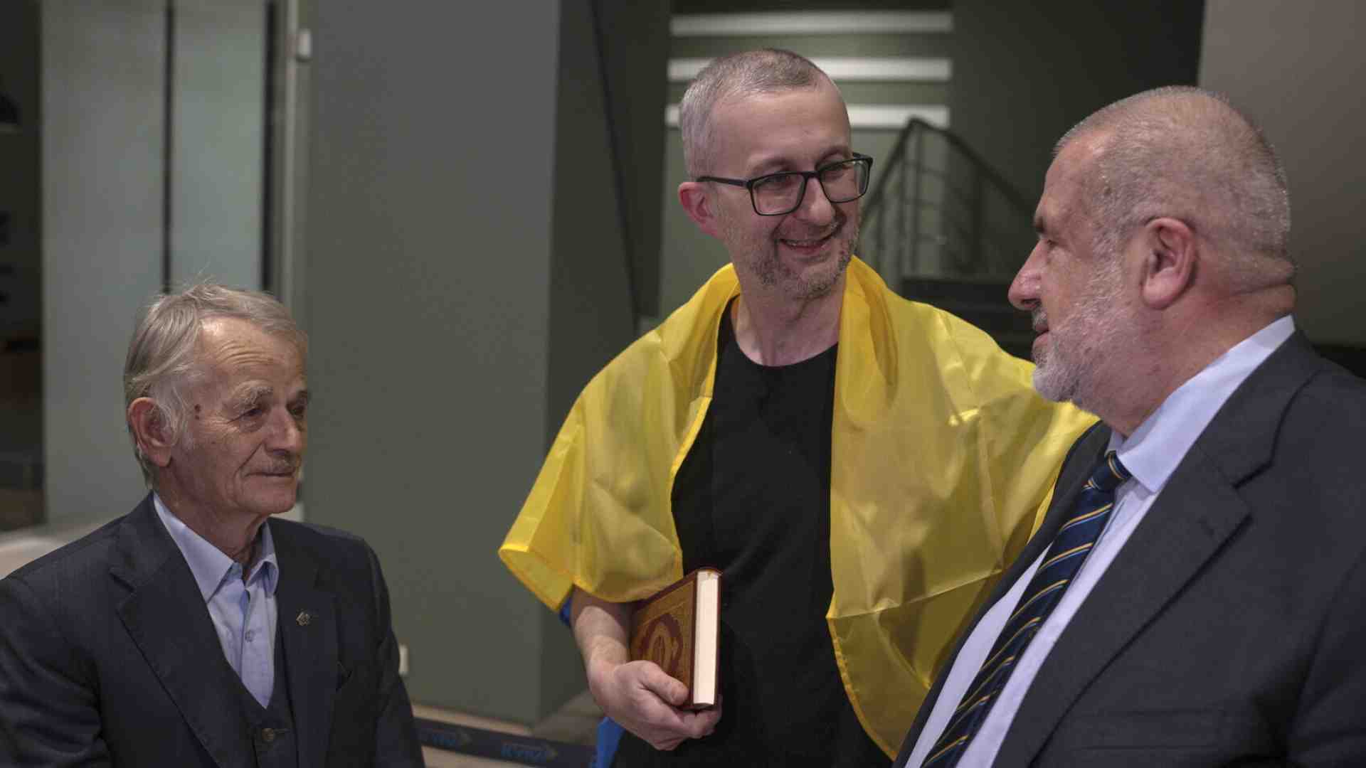 Immagine di Nariman Dzhelyal si è fatto tre anni da prigioniero politico e ci racconta com’è la Crimea oggi