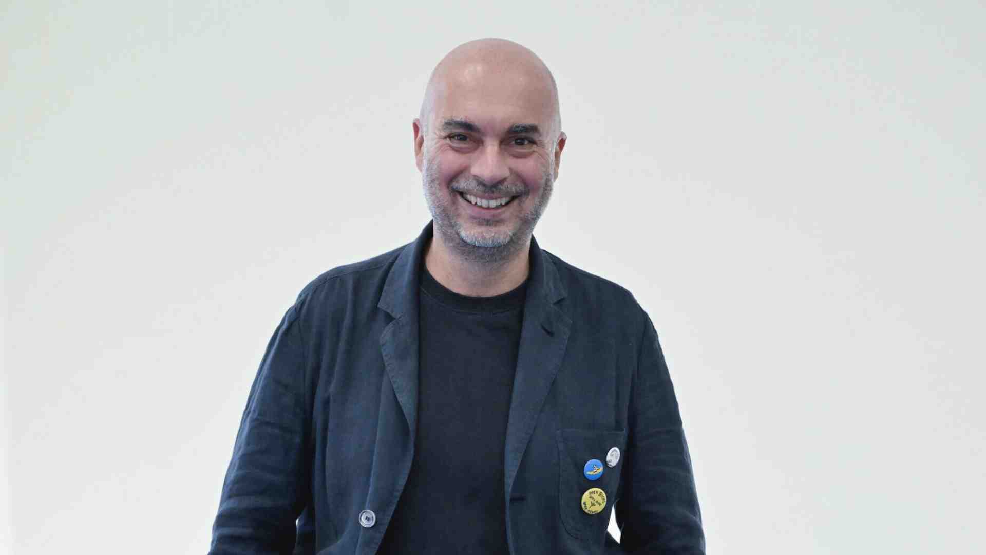Immagine di "Introduzione alla realtà" di Camurri non si fa recensire, ma si può invogliare a leggerlo