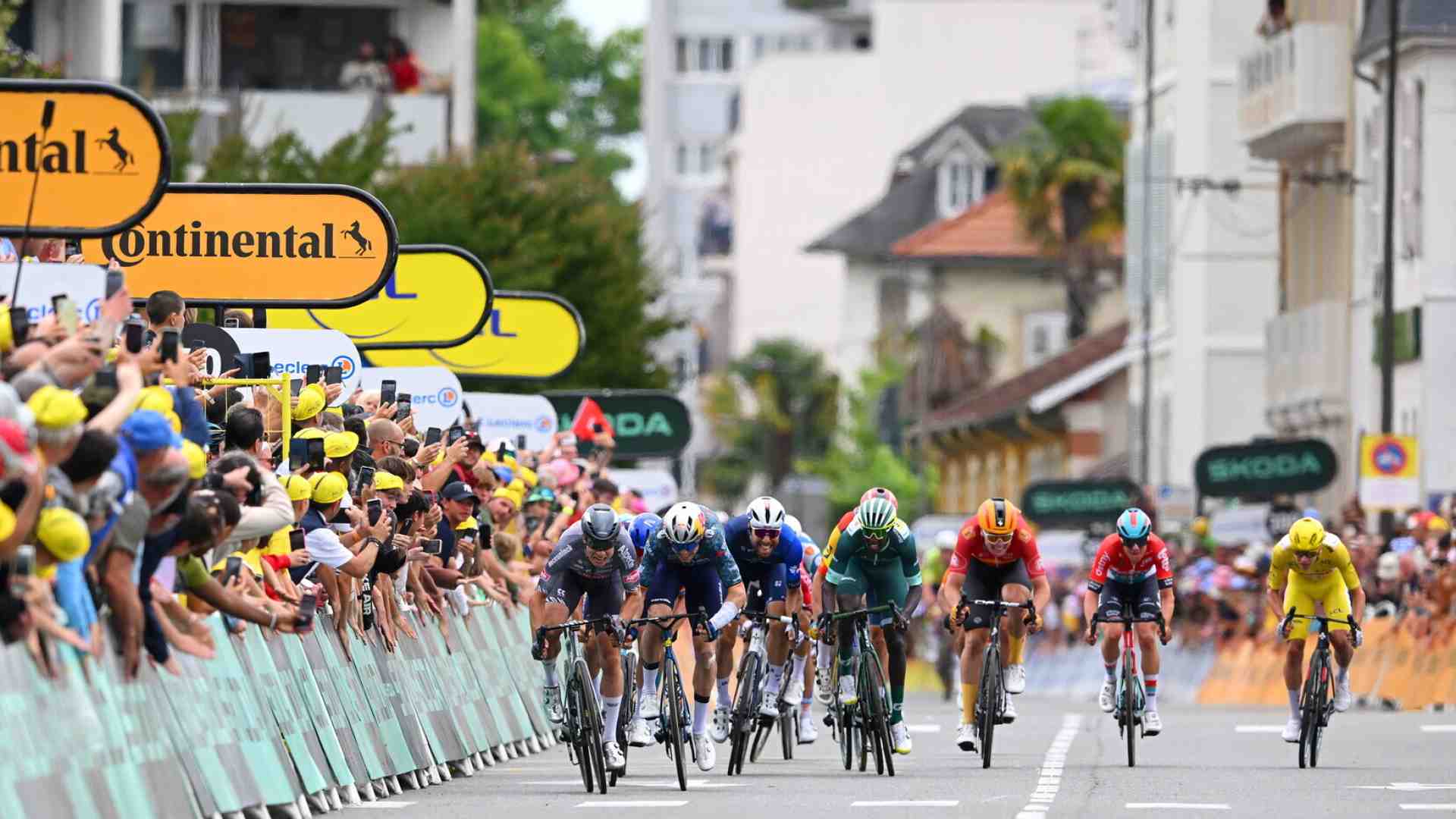 Immagine di Tour de France. Jasper Philipsen è il più veloce a domare le bizzose strade d'Aquitania