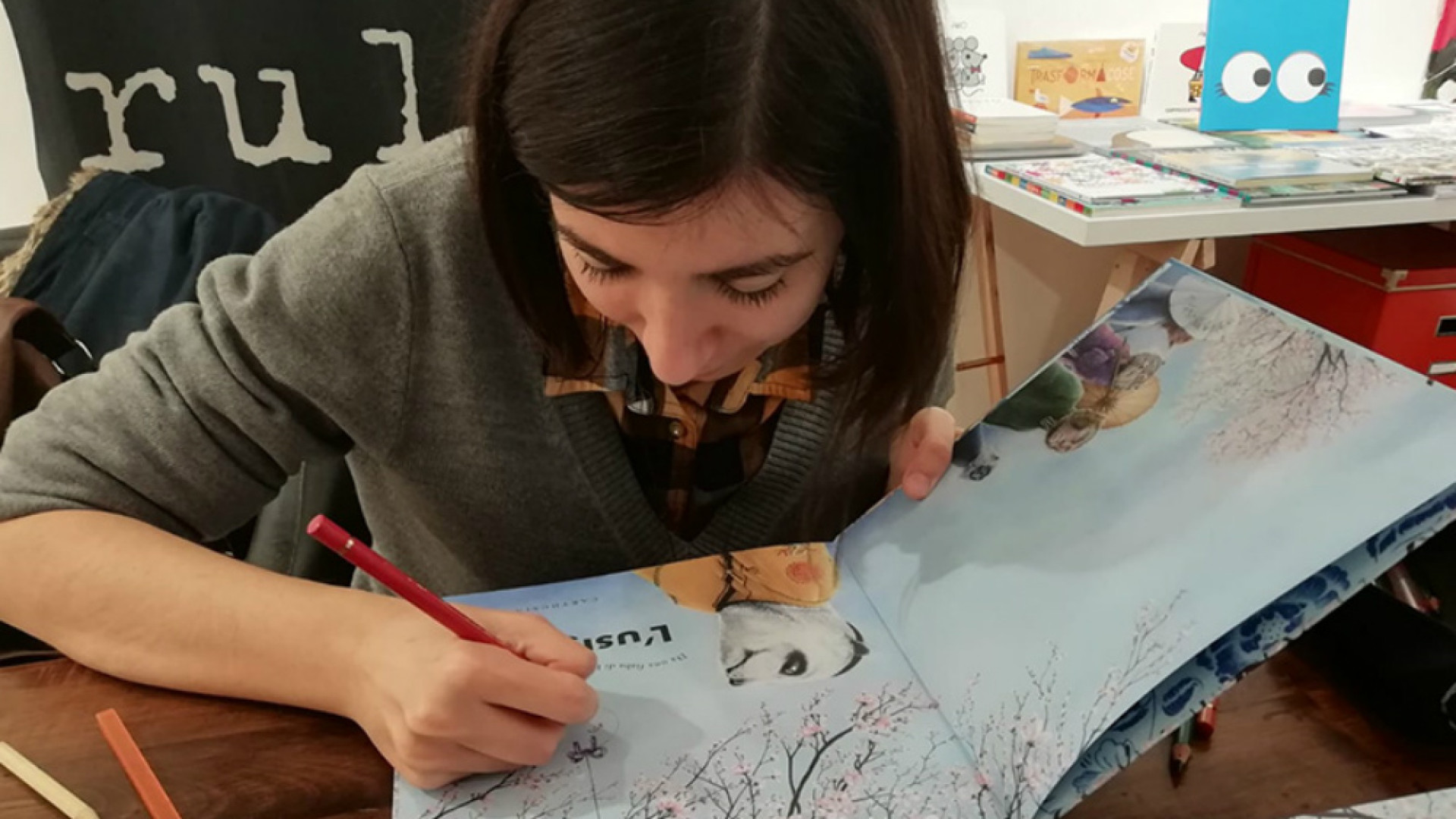 Immagine di «Vorrei creare libri che non ci si stanca mai di sfogliare»