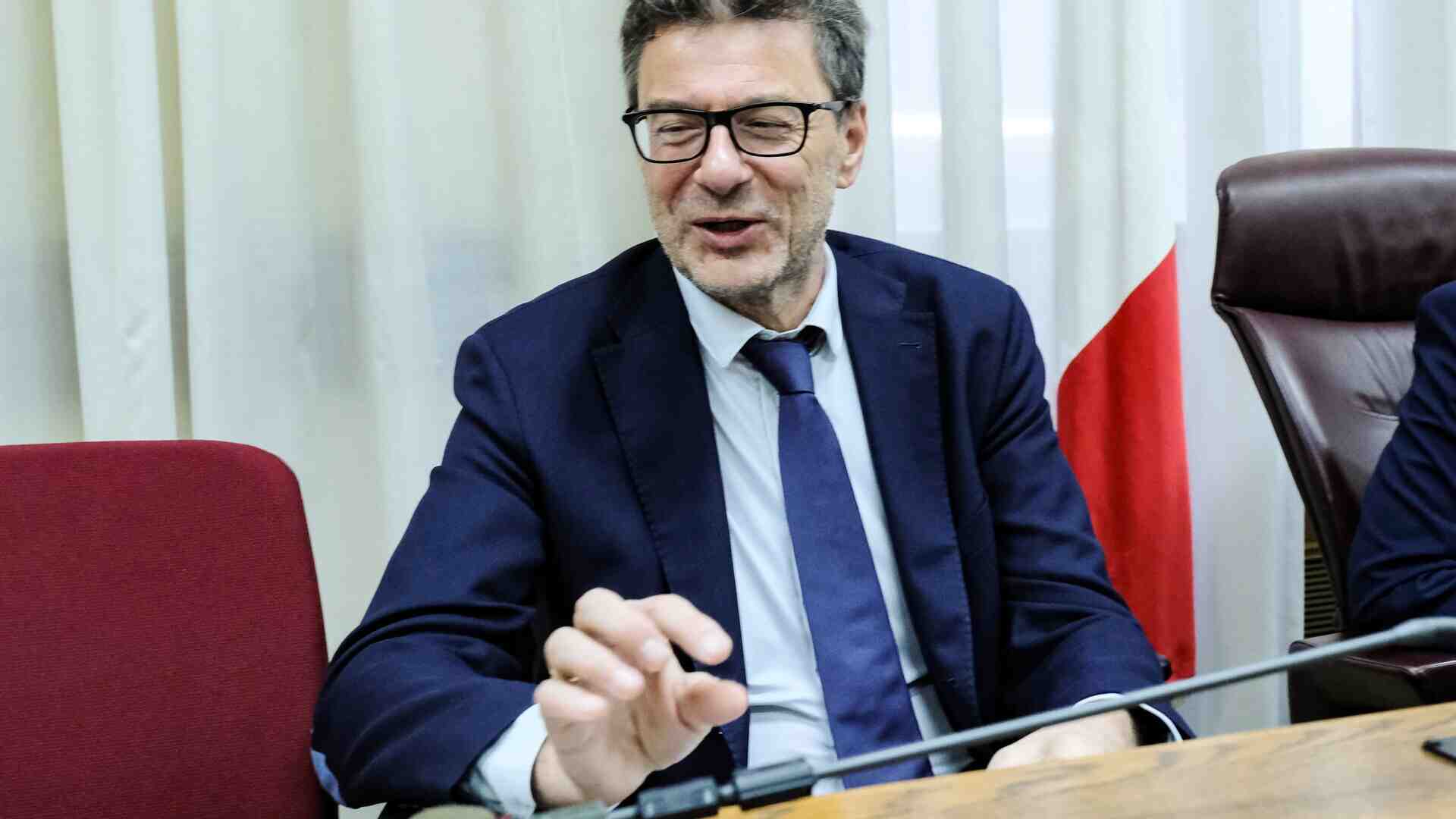 Immagine di Prendere alla lettera le parole di Giorgetti sul bilancio. E spaventarsi