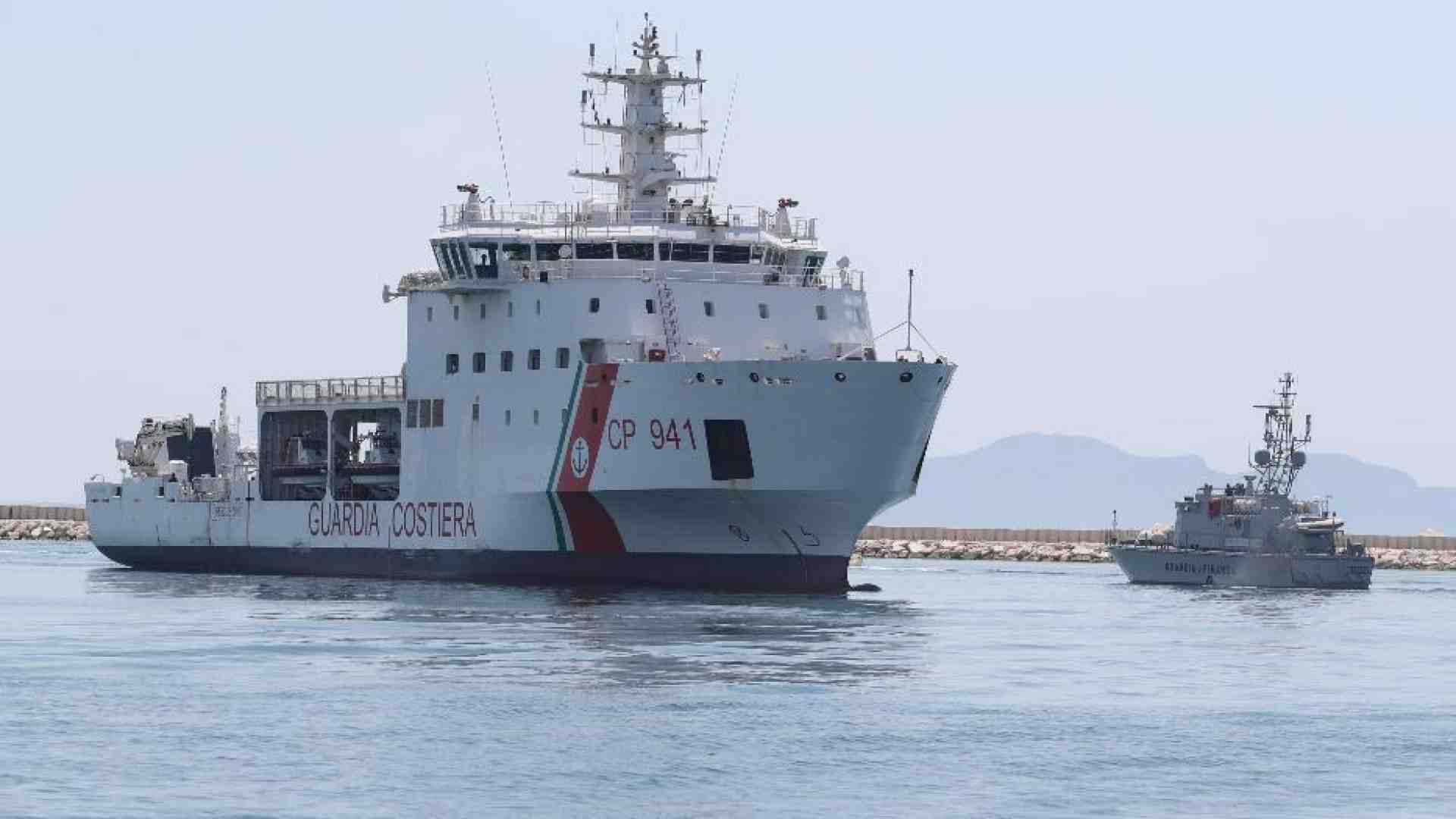 Immagine di Le reliquie di santa Rosalia sulla Diciotti: «In mare le vite vanno salvate»