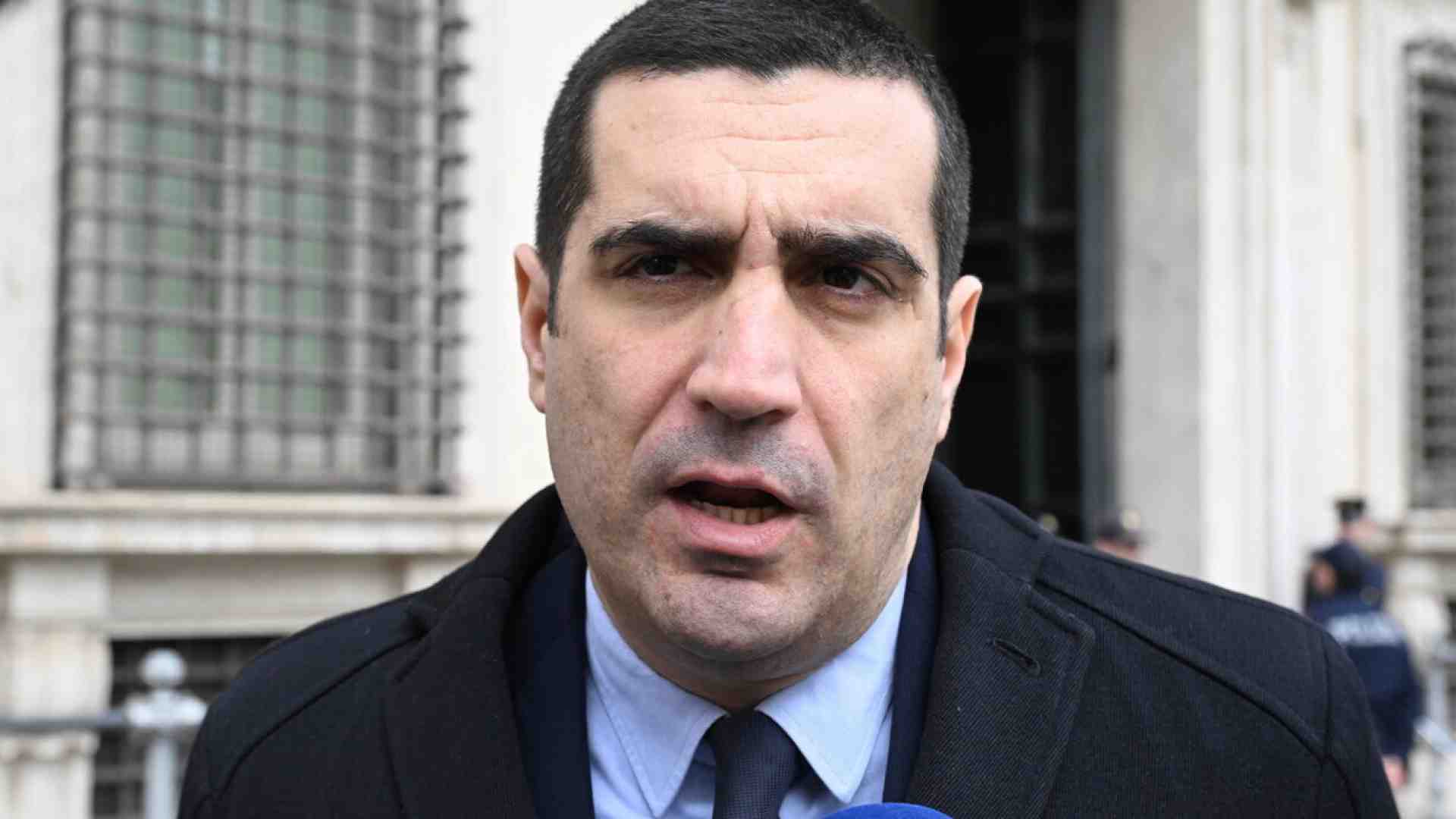 Immagine di Per una sinistra modello Starmer. Parla De Pascale, candidato del Pd in Emilia-Romagna