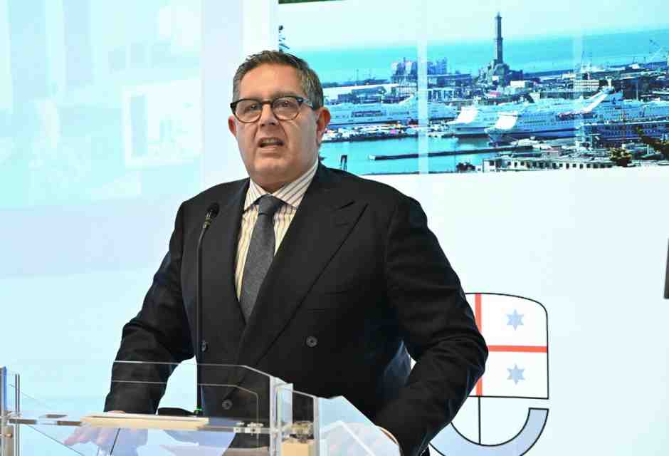 Giovanni Toti (Ansa)