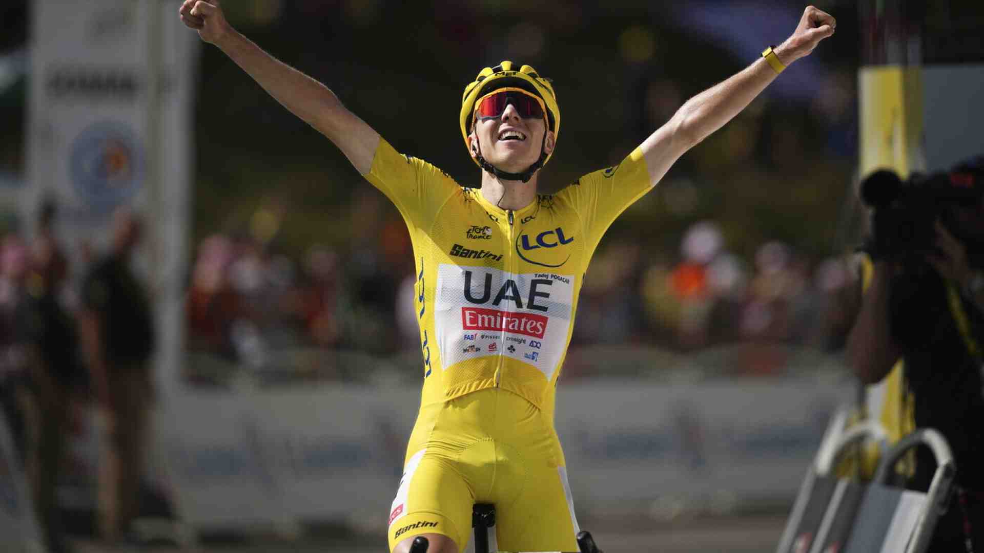 Immagine di A Plateau de Beille un'altra giornata di Tour giallo Pogacar