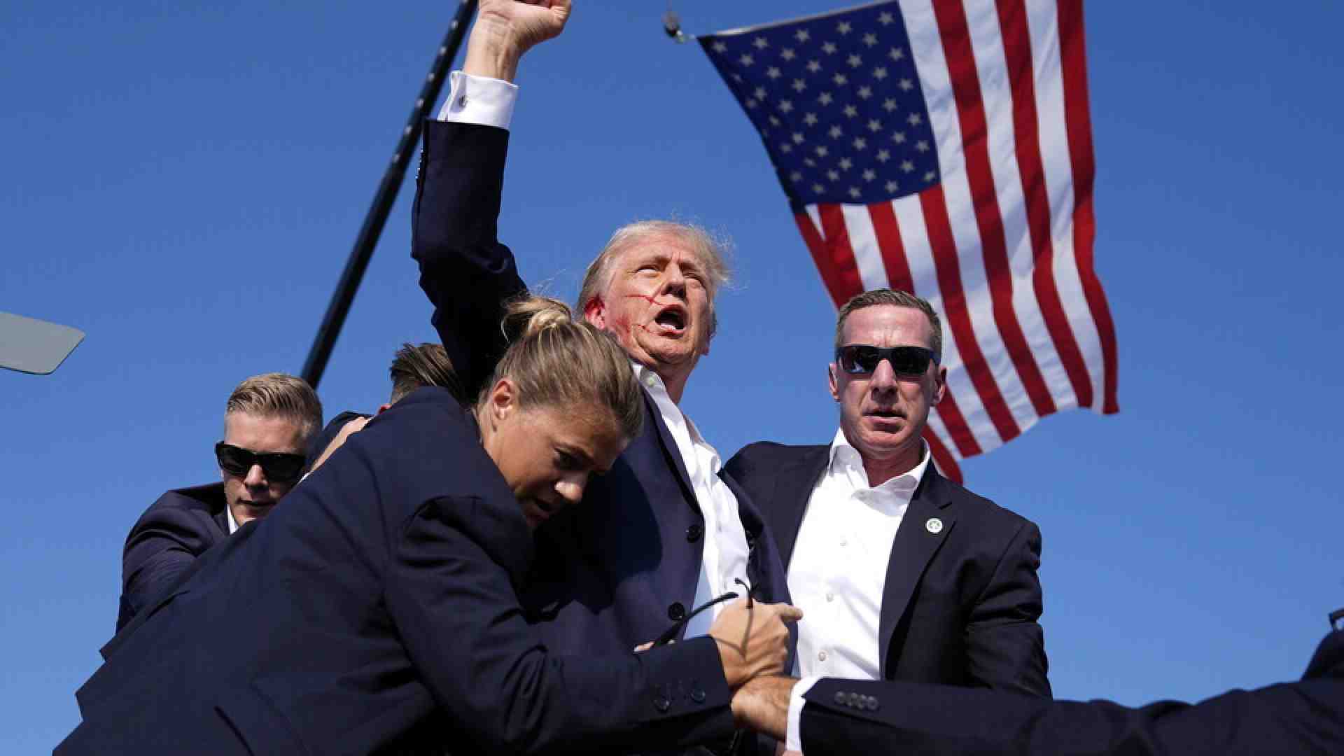 Immagine di Trump è sopravvissuto a un attentato