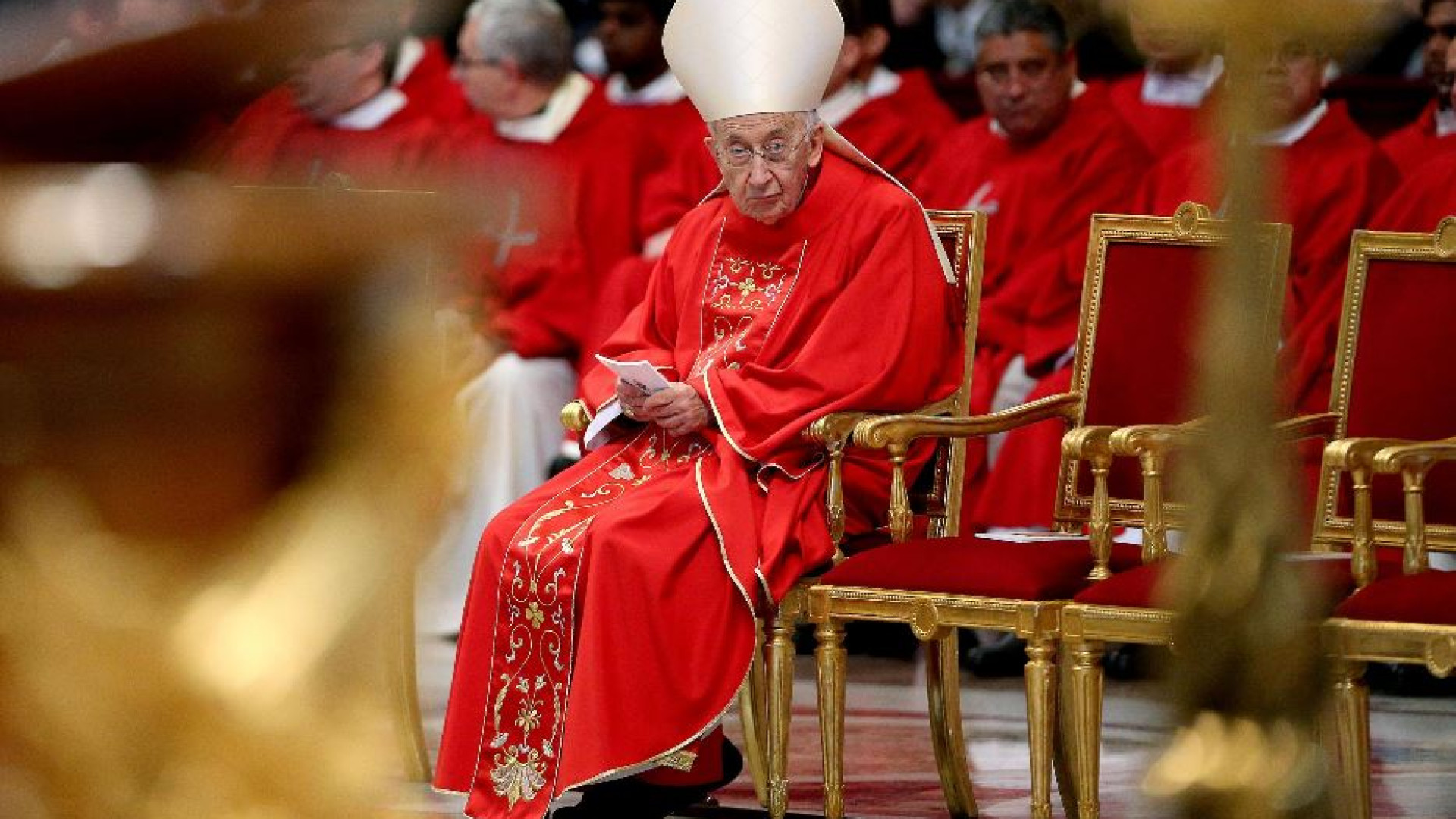 Immagine di Il cardinale Camillo Ruini dimesso dal Gemelli