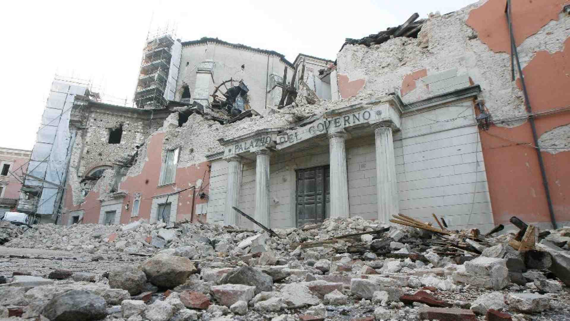 Immagine di Per i giudici se i 7 studenti sono morti nel terremoto è stata «colpa loro»