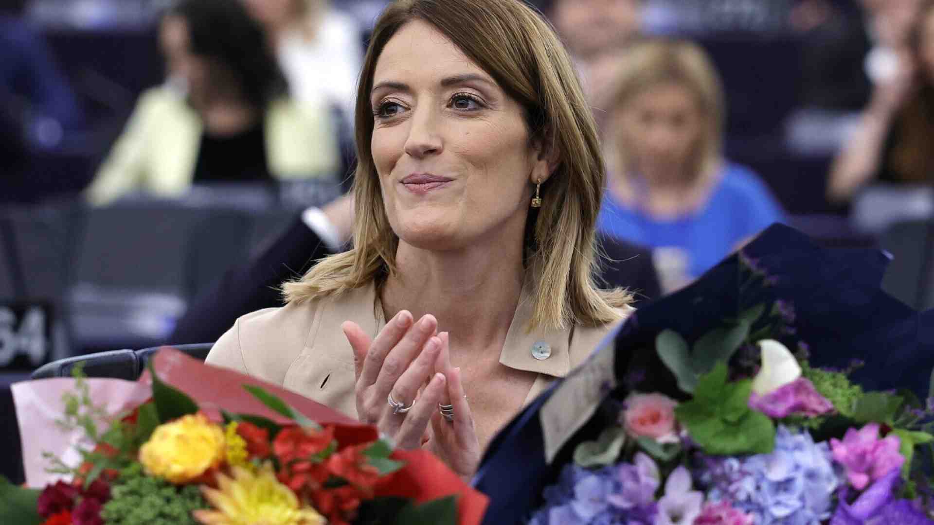 Immagine di Metsola rieletta presidente del Parlamento europeo con una maggioranza extra-large