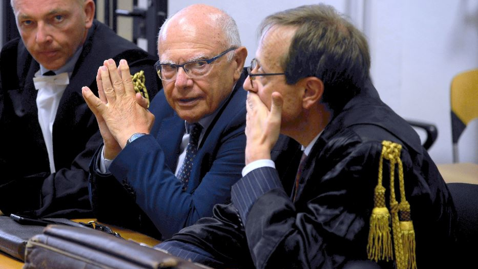Immagine di Il virologo Galli condannato a un anno e quattro mesi per falso