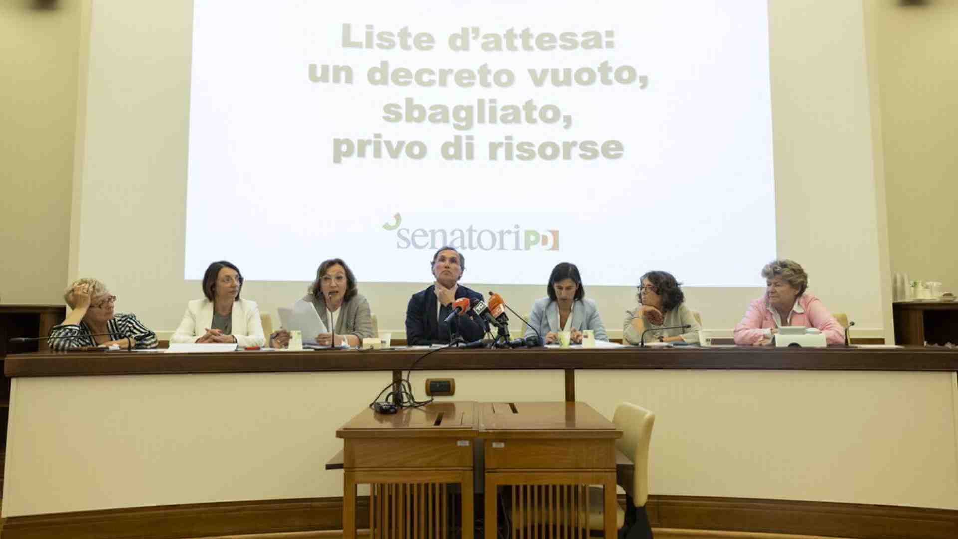 Immagine di Elegia italiana: l’estate militante di Schlein punta forte sull’ascolto dell’Italia profonda