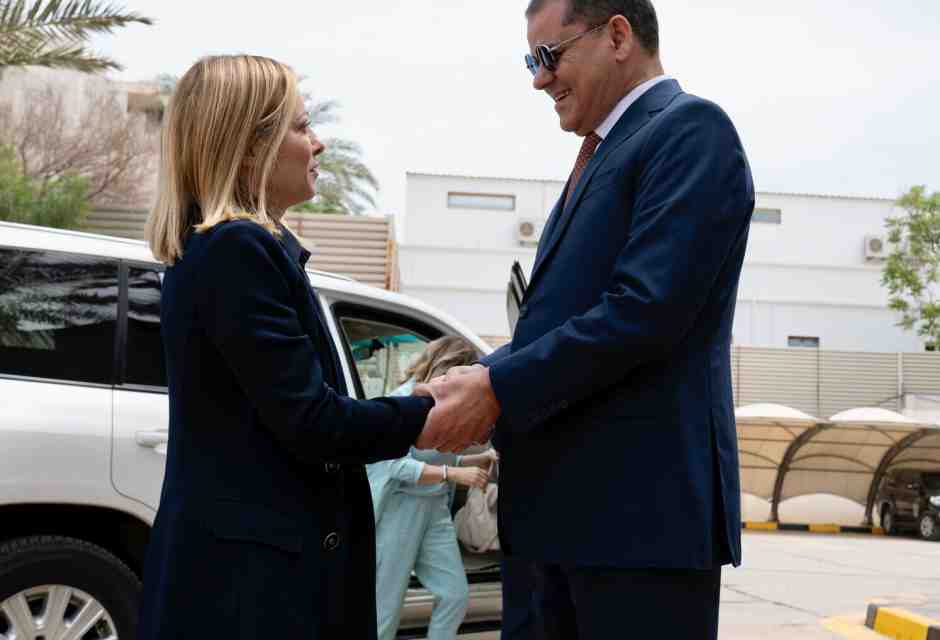 Giorgia Meloni con il presidente libico Abdulhamid Dabaiba (foto LaPresse)