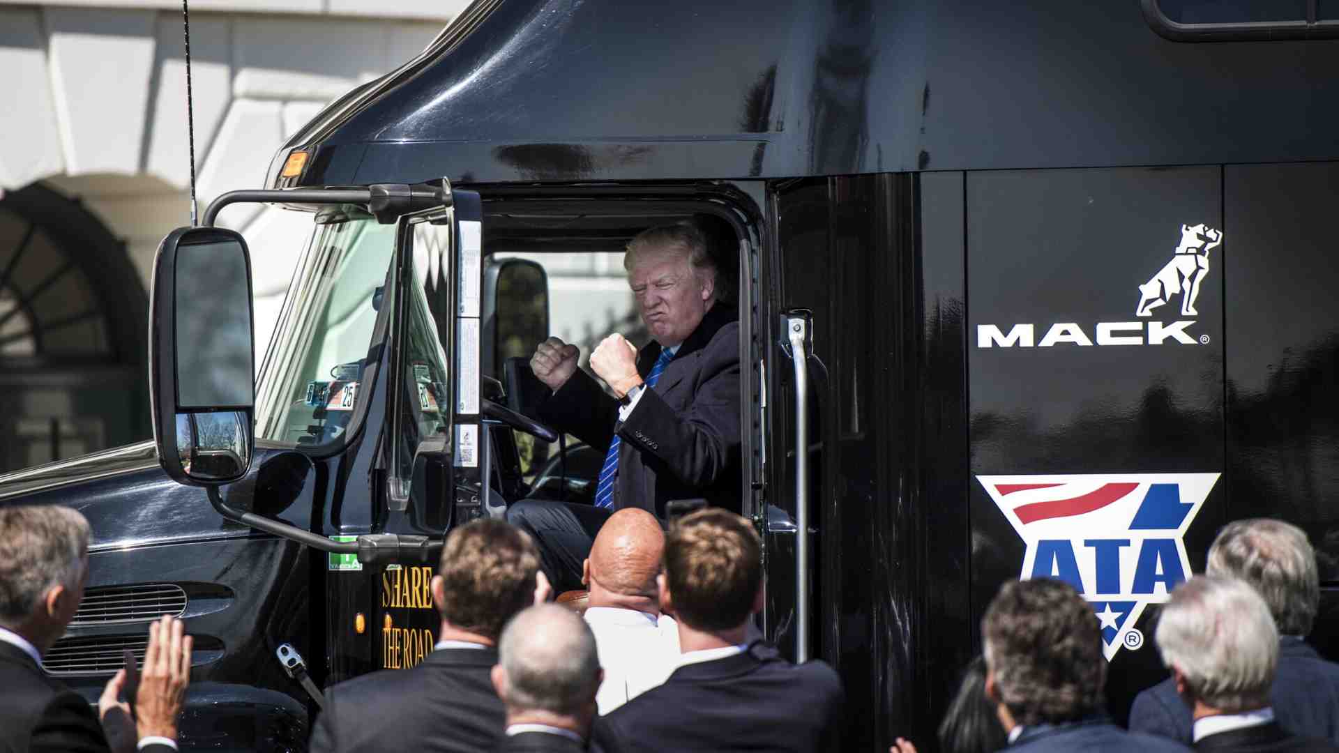 Immagine di Camionisti per Trump, un’altra contraddizione tutta americana