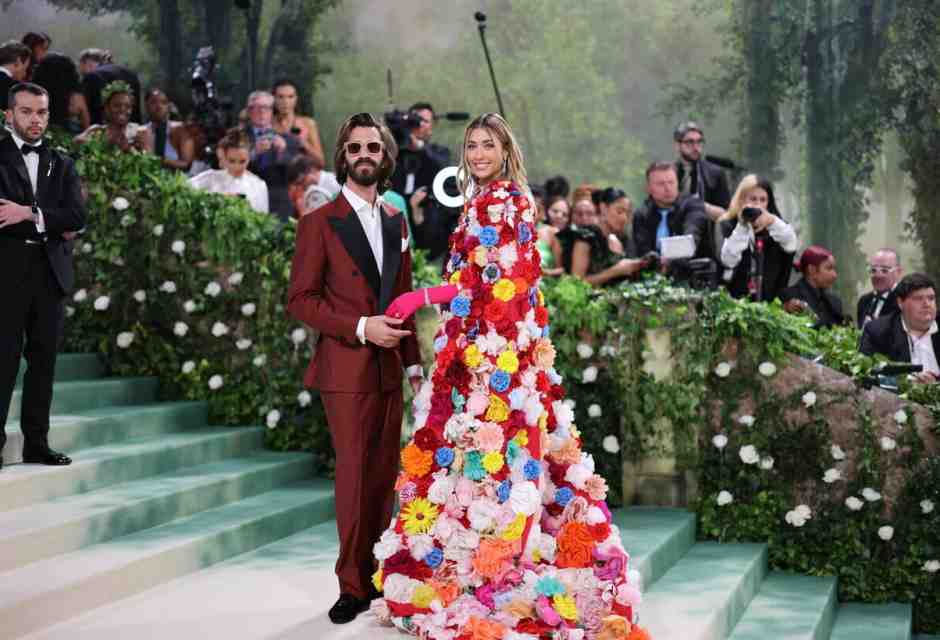 Leonardo Maria Del Vecchio con l&rsquo;attuale moglie Jessica Michel Sarfaty al Met Gala 2024 (Ansa)&nbsp;<br />