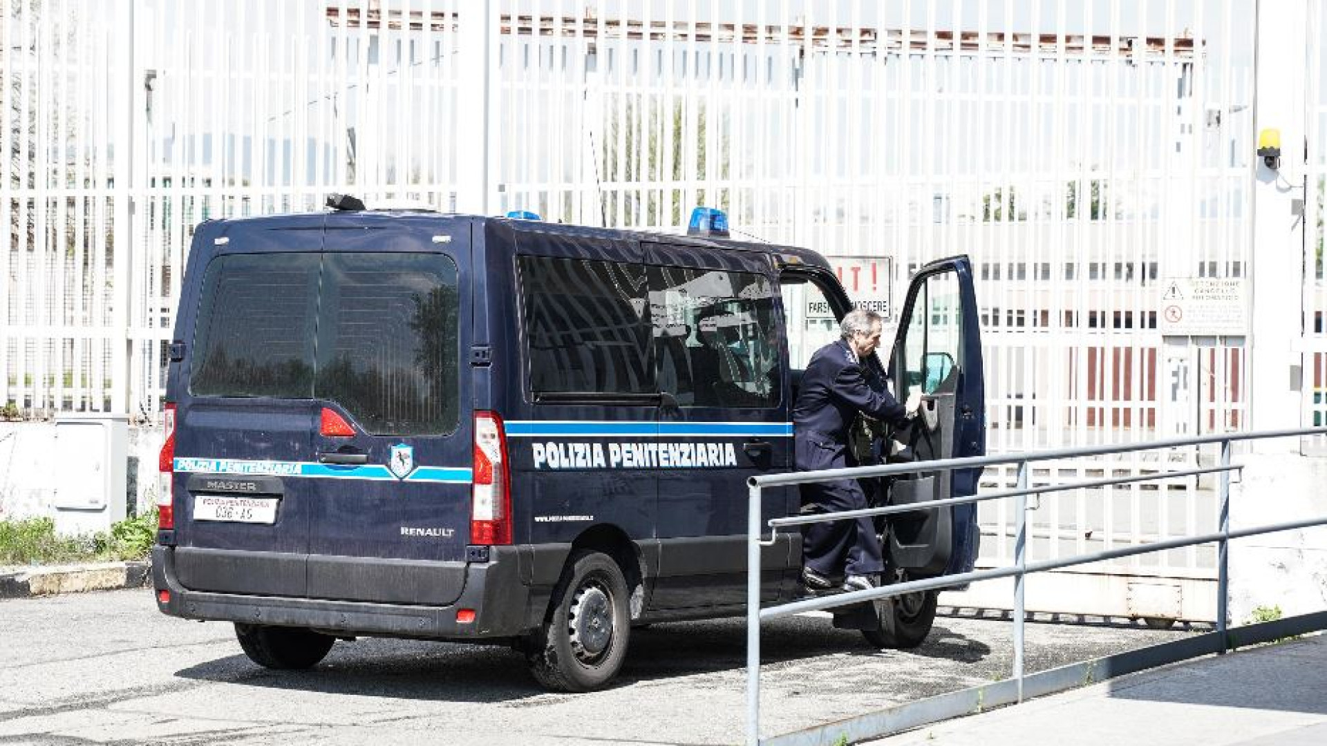 Immagine di Le carceri (anche minorili) scoppiano: presenze al 130%, proteste, suicidi