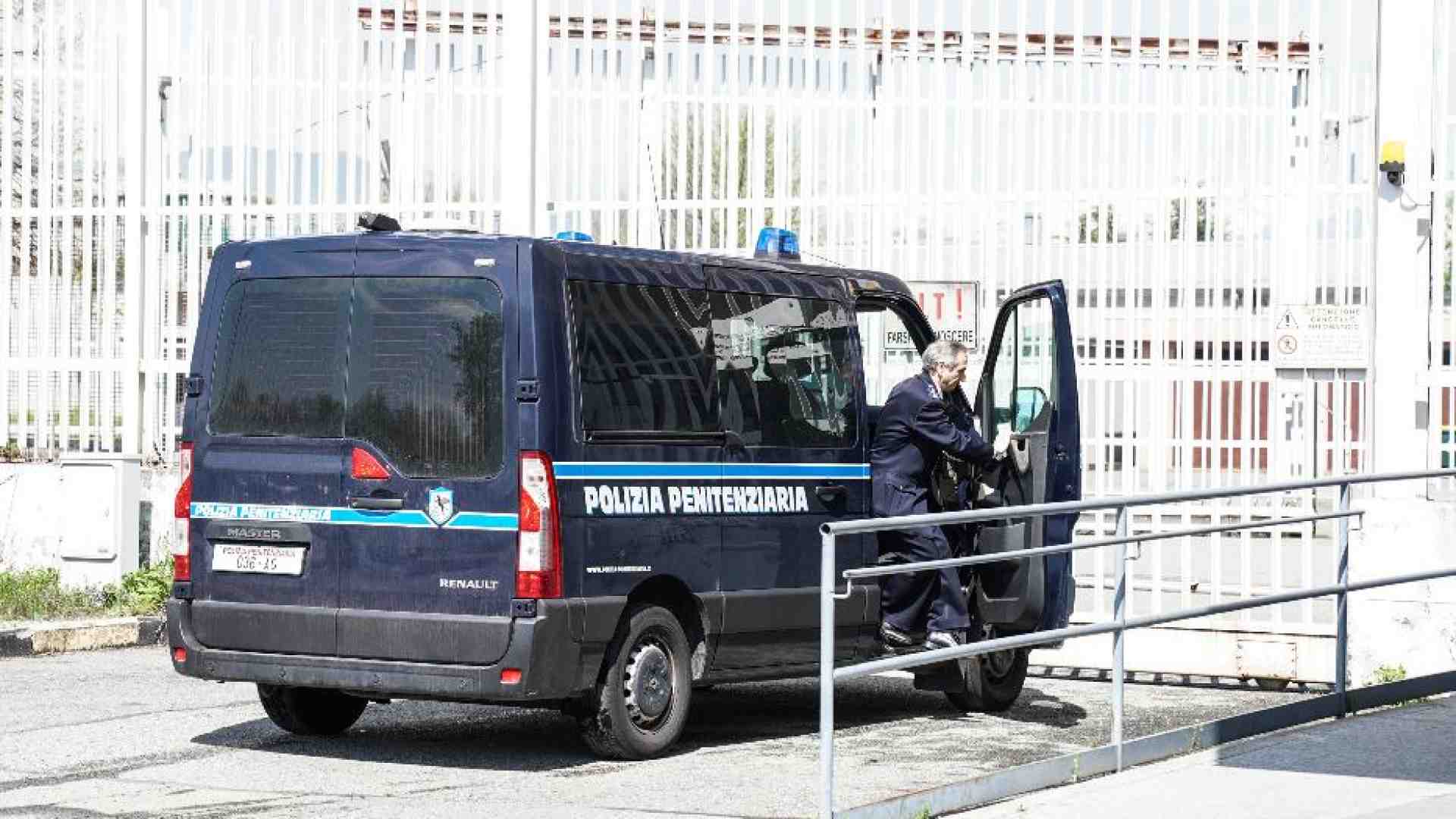 Immagine di Le carceri (anche minorili) scoppiano: presenze al 130%, proteste, suicidi