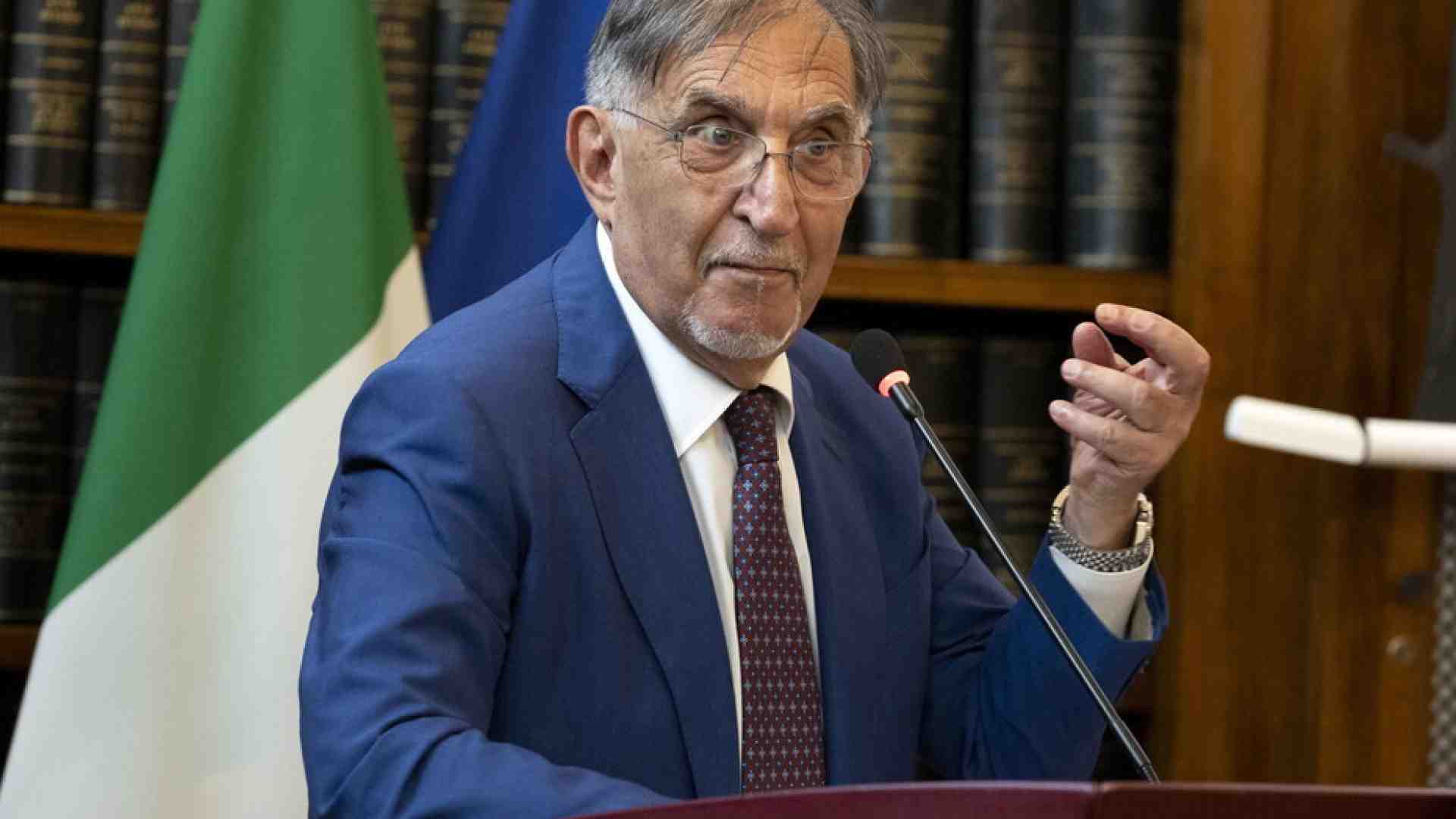 Immagine di La Russa si eserciti nell’arte del tacere