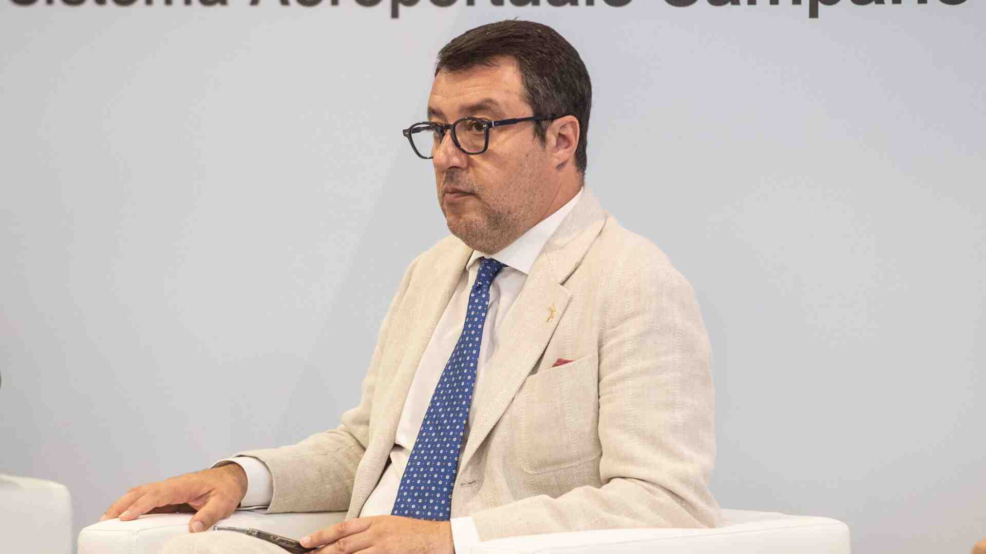 Immagine di Ammiriamo la politica di Salvini, incomprensibile che abbia ritirato la legge contro i nomi femminili